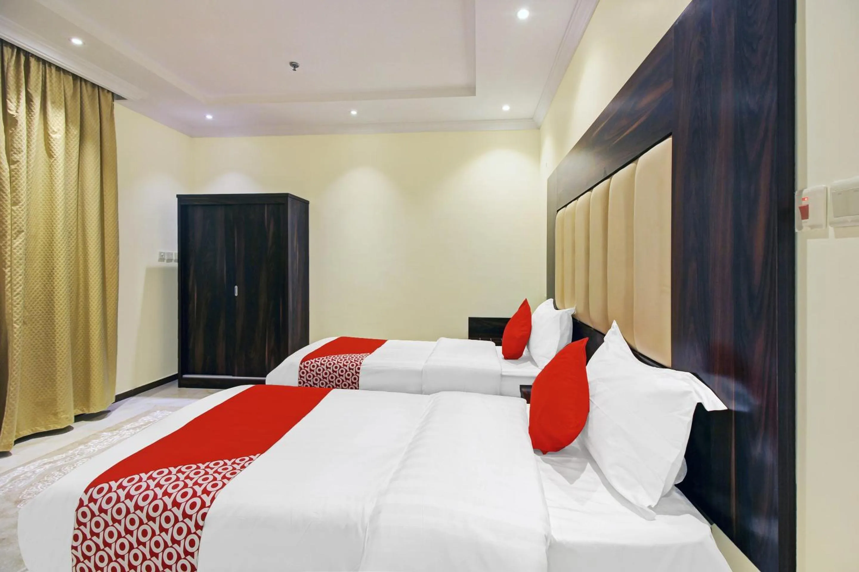 Bedroom, Bed in Al Tamayoz Al Raqi - Hiraa