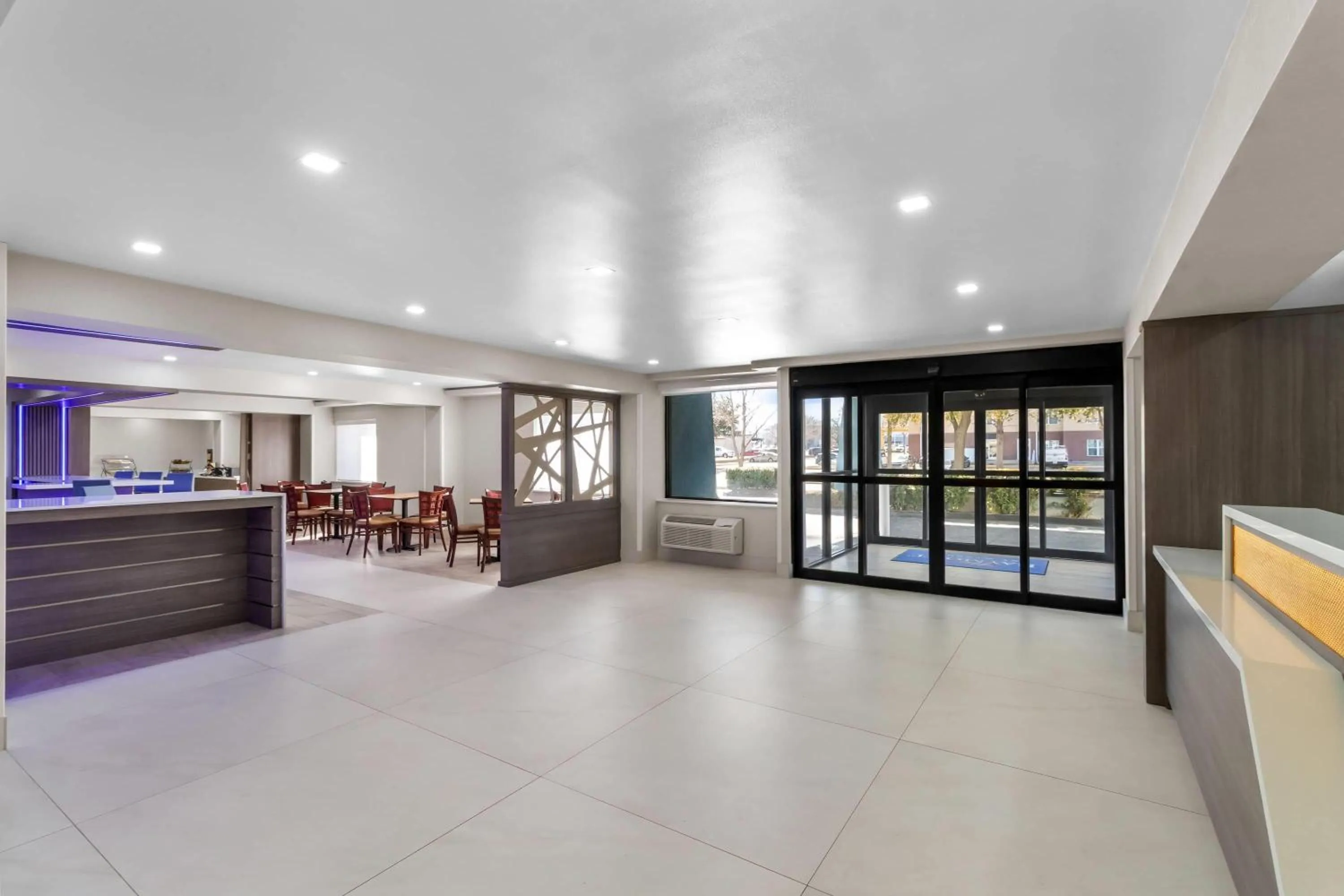 Lobby or reception in Baymont by Wyndham Arlington At Six Flags Dr