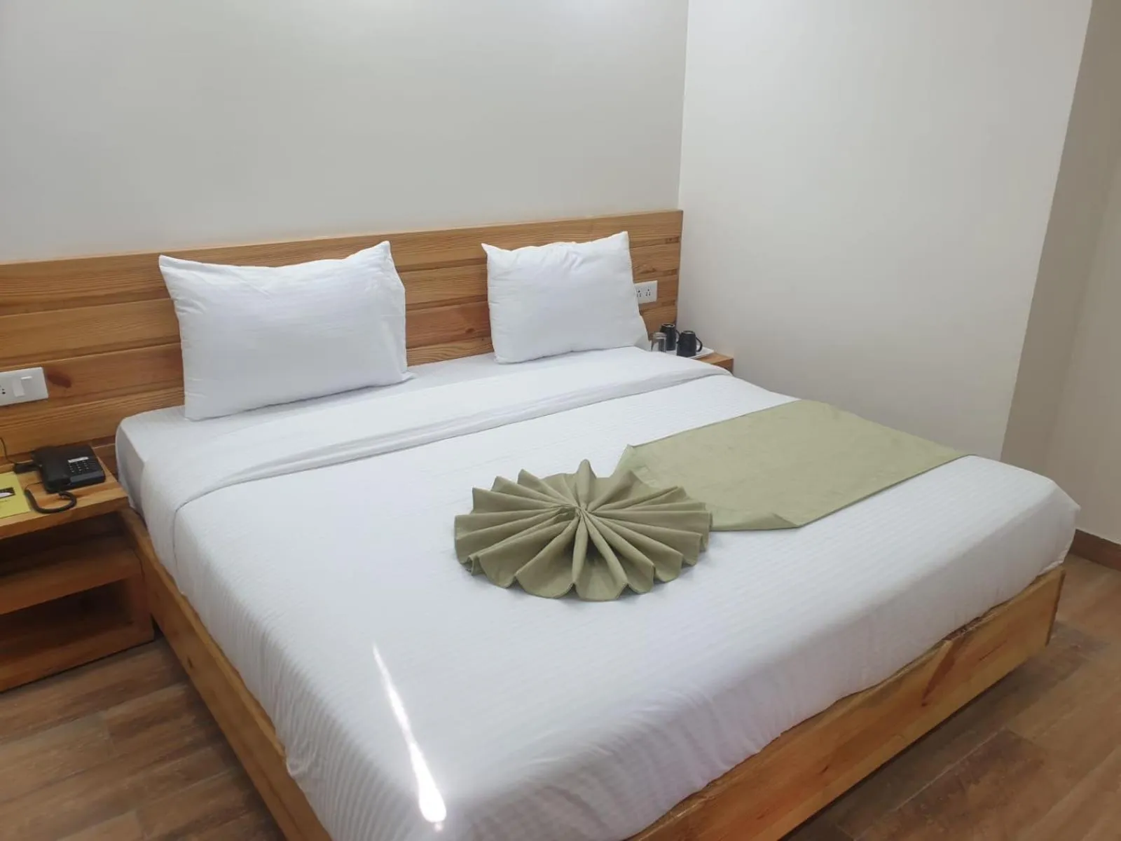 Bed in The Kumaon Retreat