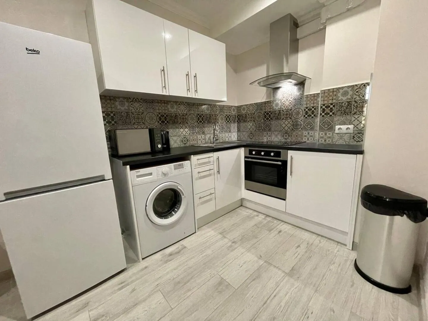 Kitchen or kitchenette in Premier City Apart Hotel Chisinau