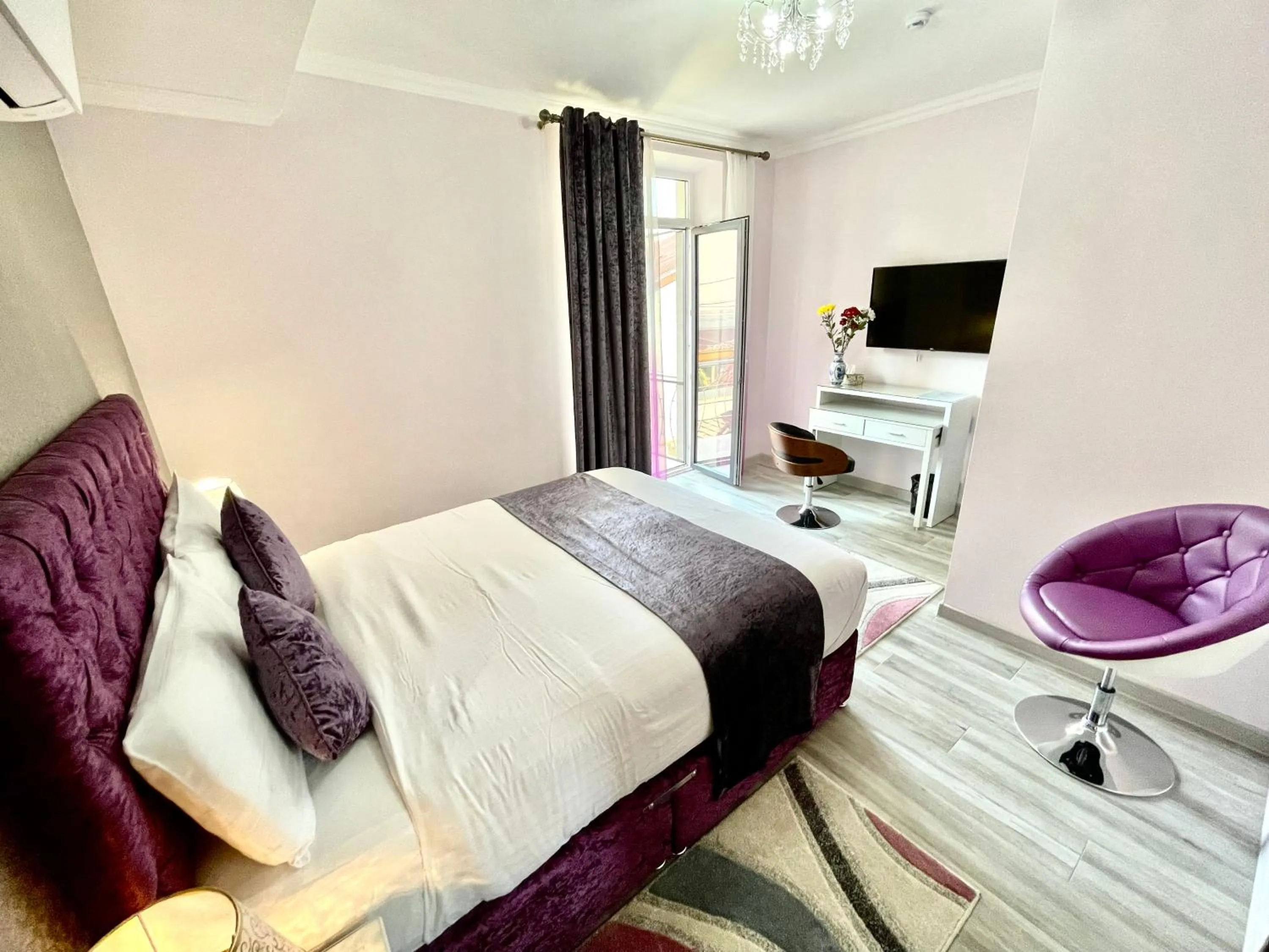 Bed in Premier City Apart Hotel Chisinau