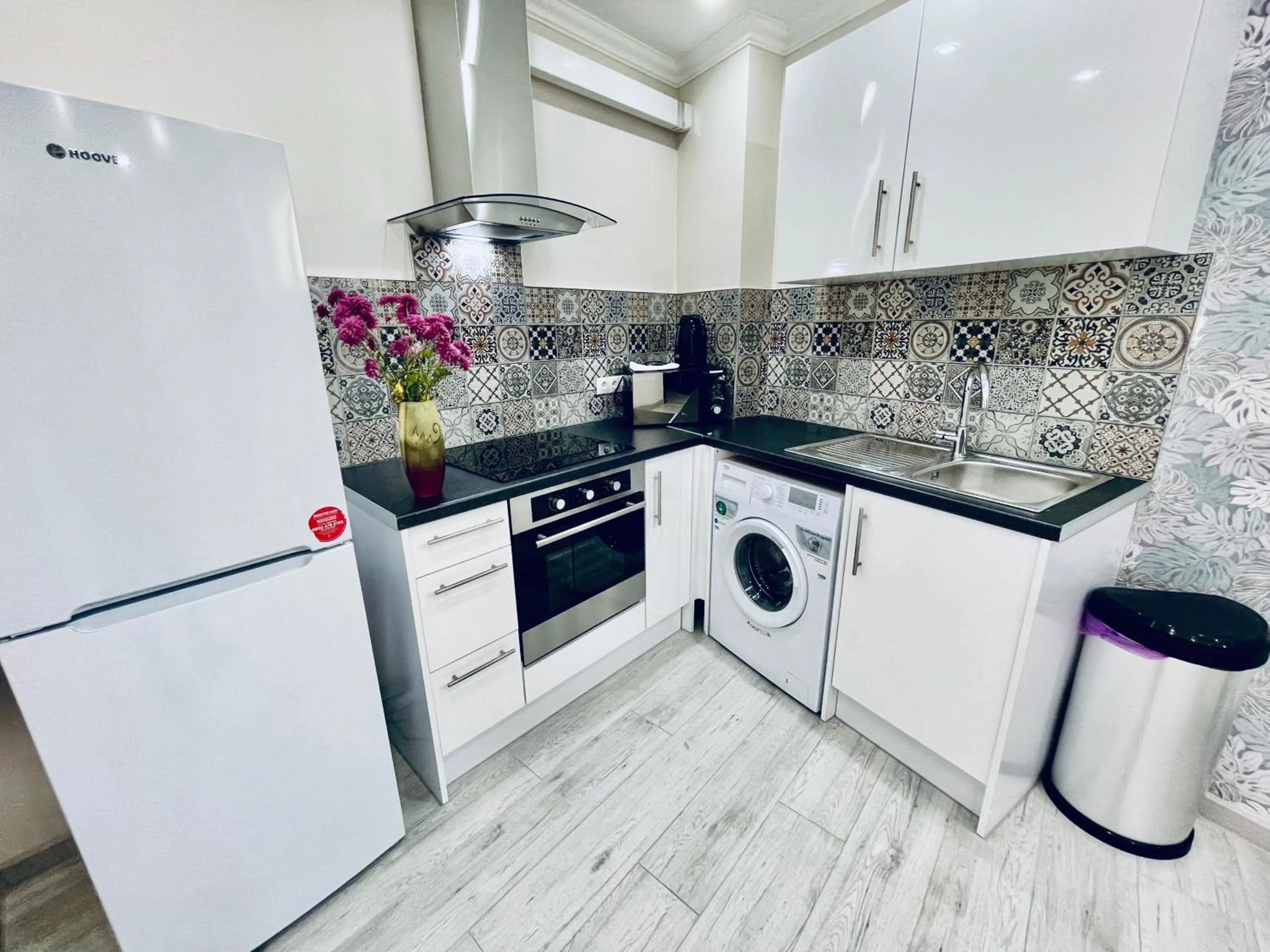 Kitchen or kitchenette in Premier City Apart Hotel Chisinau