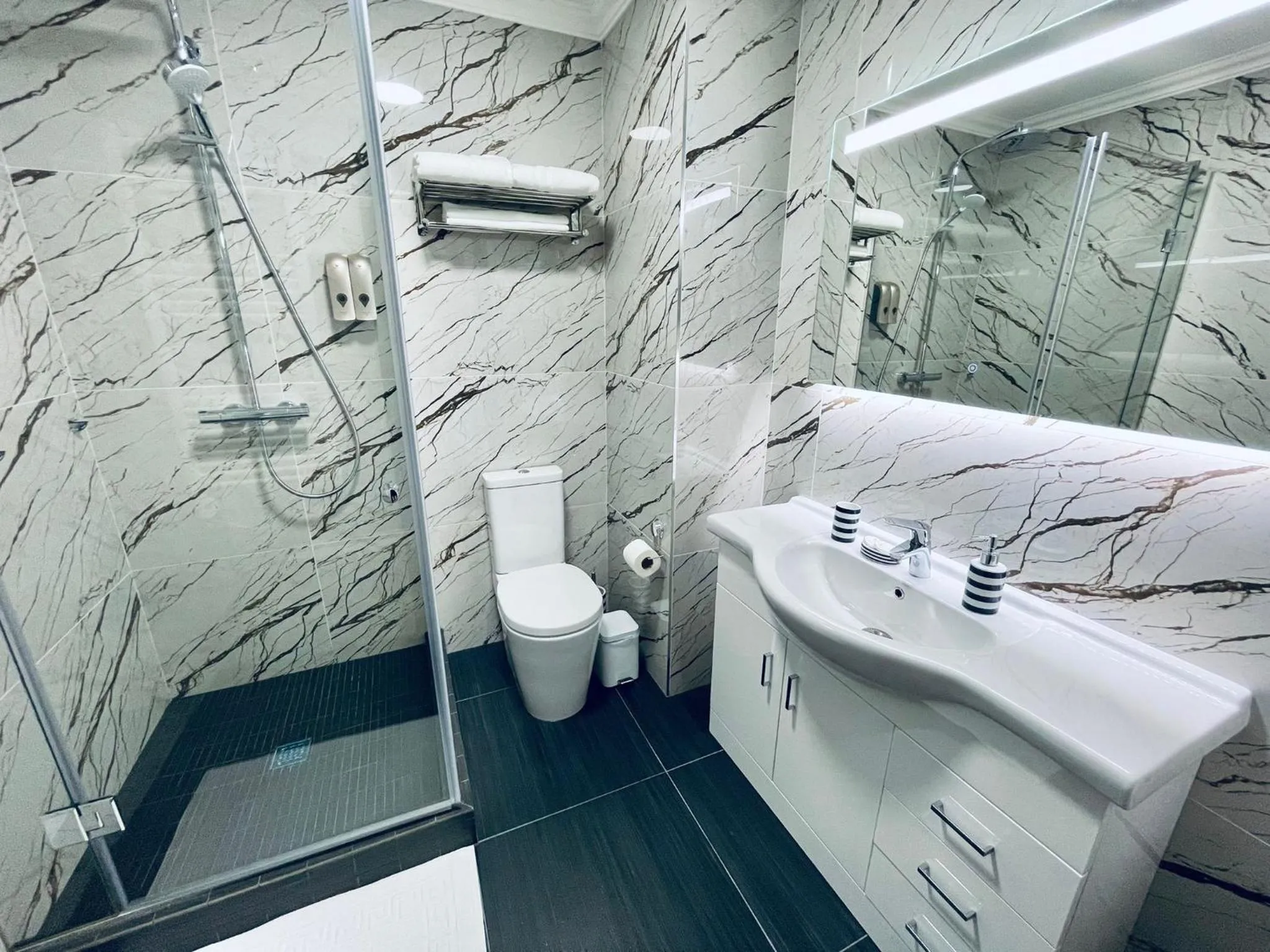 Bathroom in Premier City Apart Hotel Chisinau