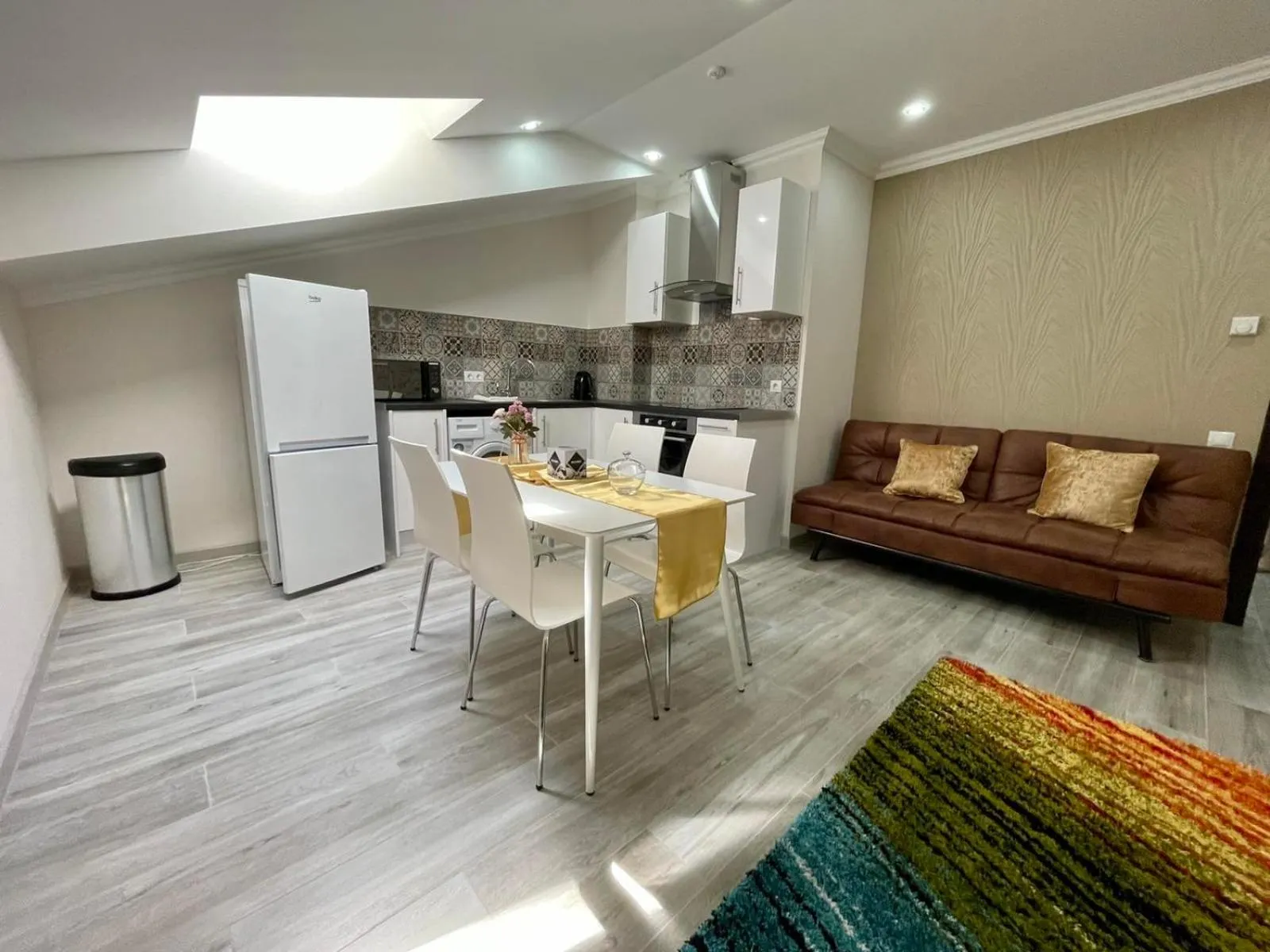 Kitchen or kitchenette in Premier City Apart Hotel Chisinau