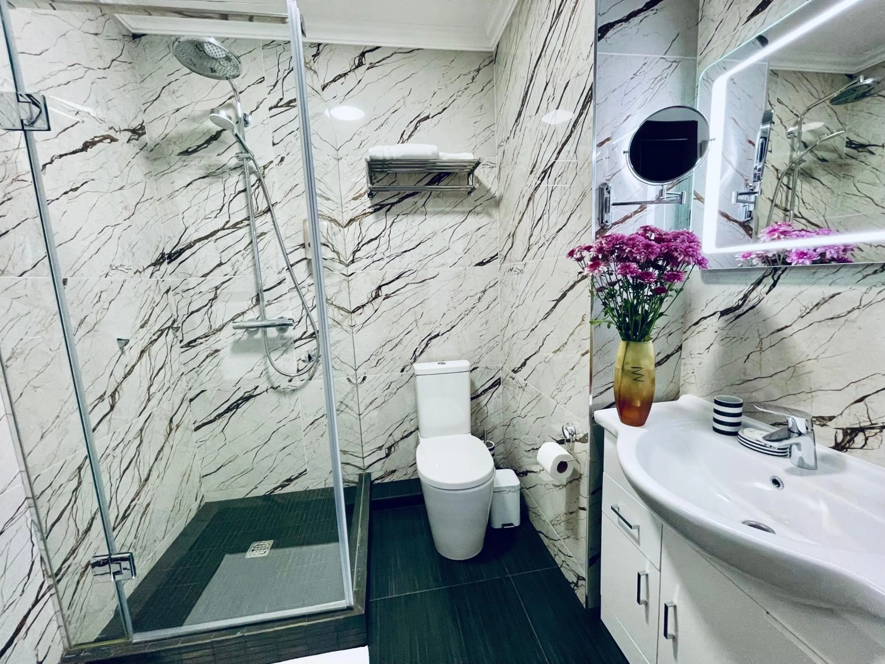 Bathroom in Premier City Apart Hotel Chisinau