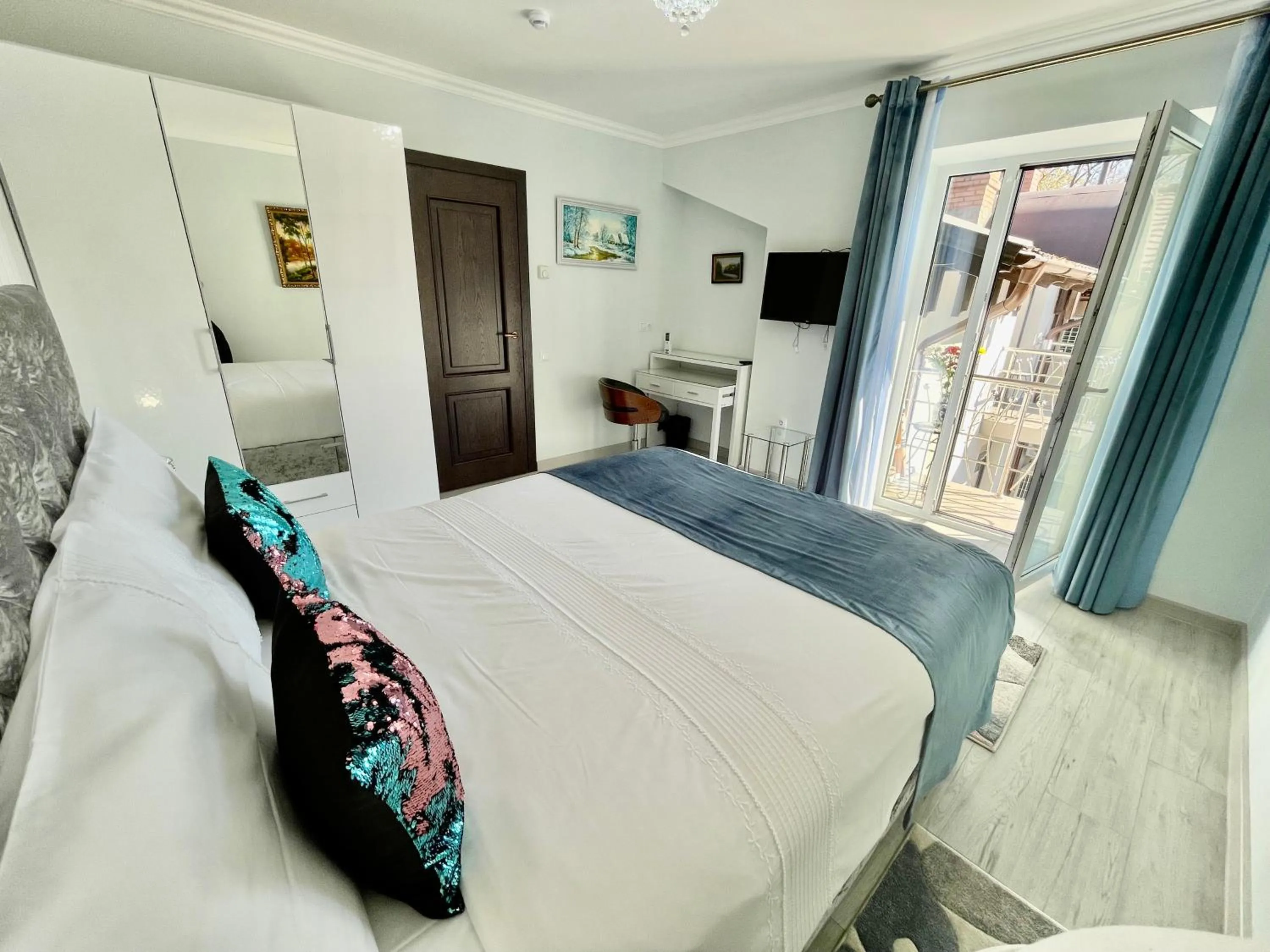 Bed in Premier City Apart Hotel Chisinau