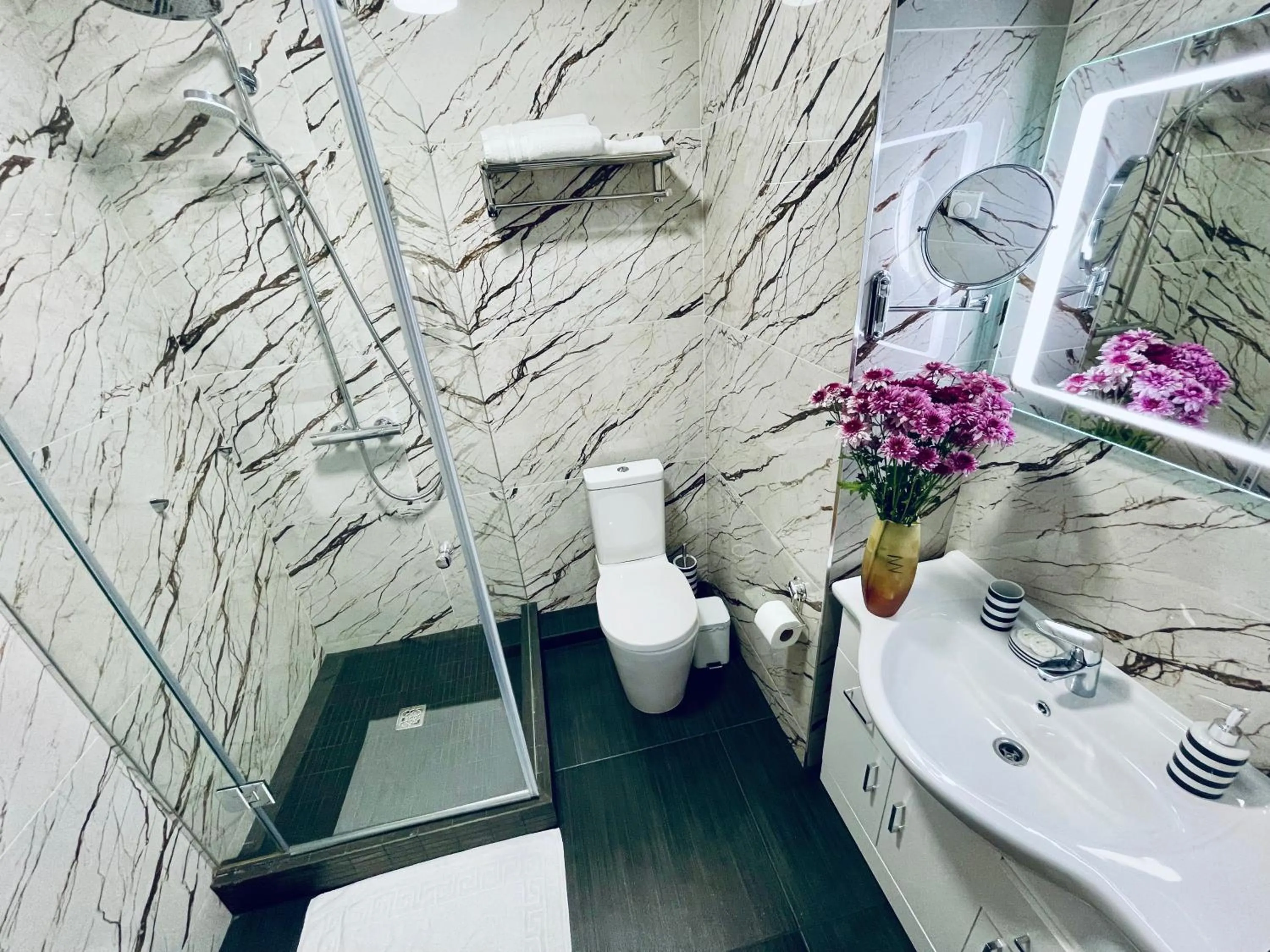 Bathroom in Premier City Apart Hotel Chisinau