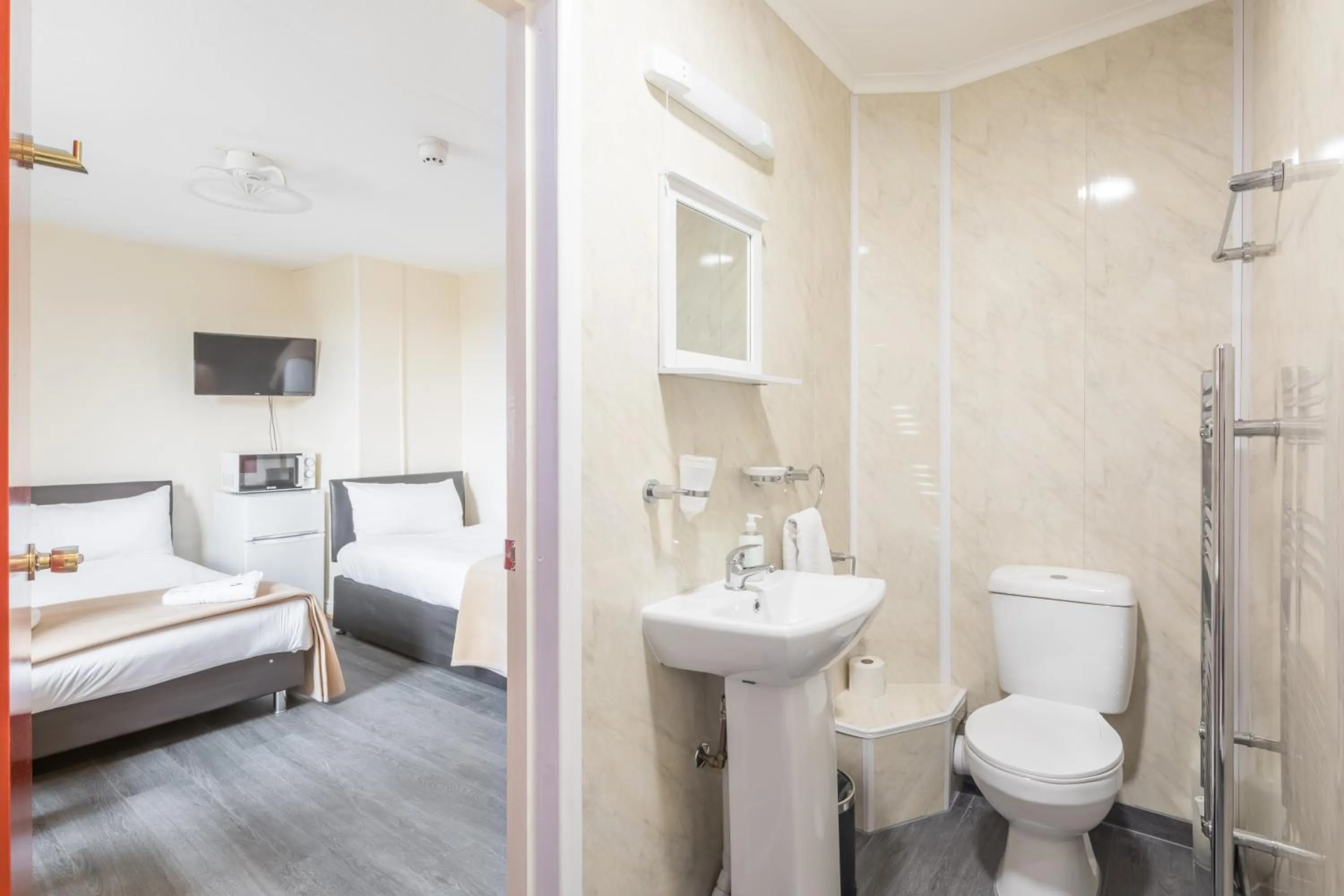 Bathroom, Bed in Rasa Sayang House - Self-check-in guesthouse