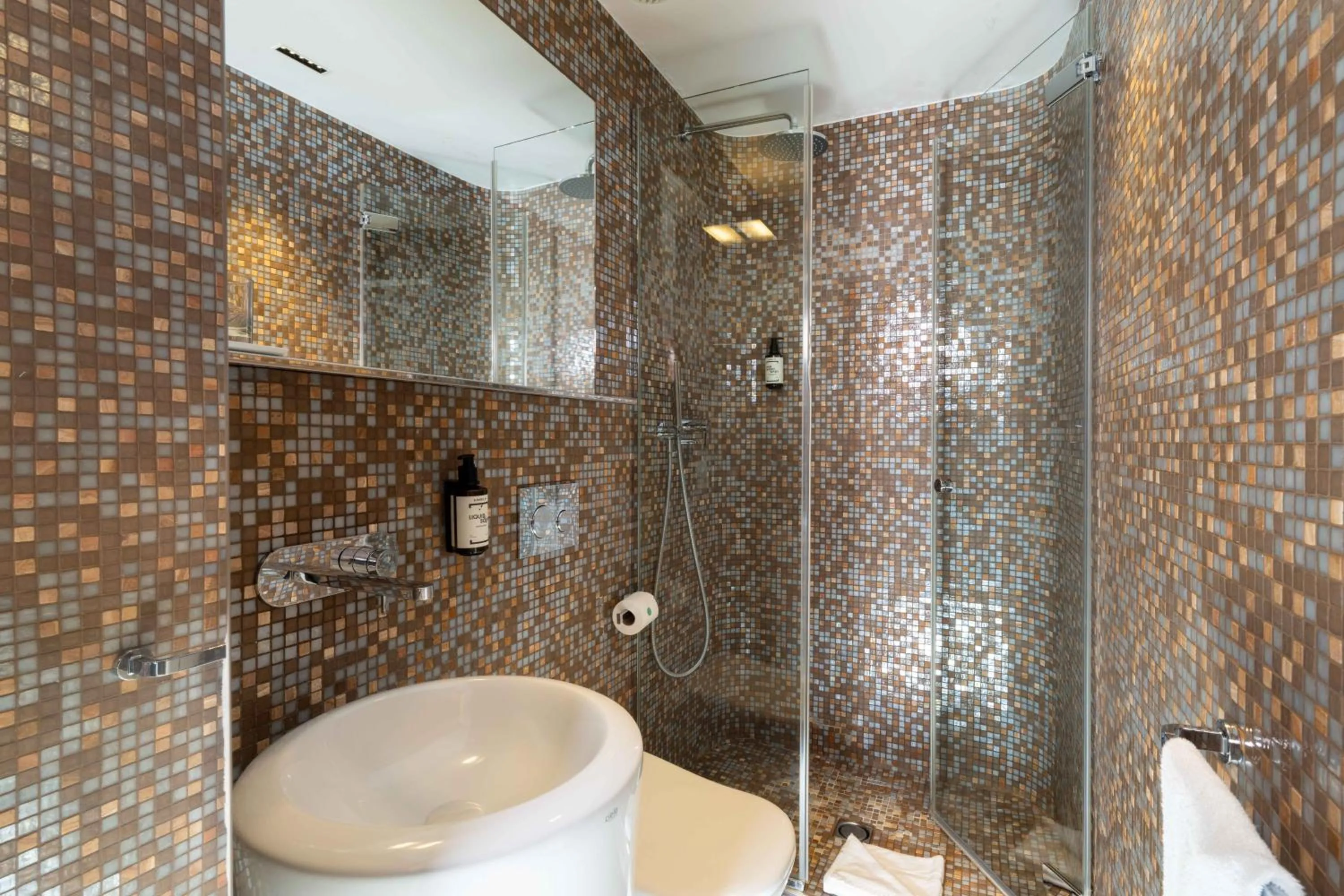 Bathroom in Hôtel Sophie Germain