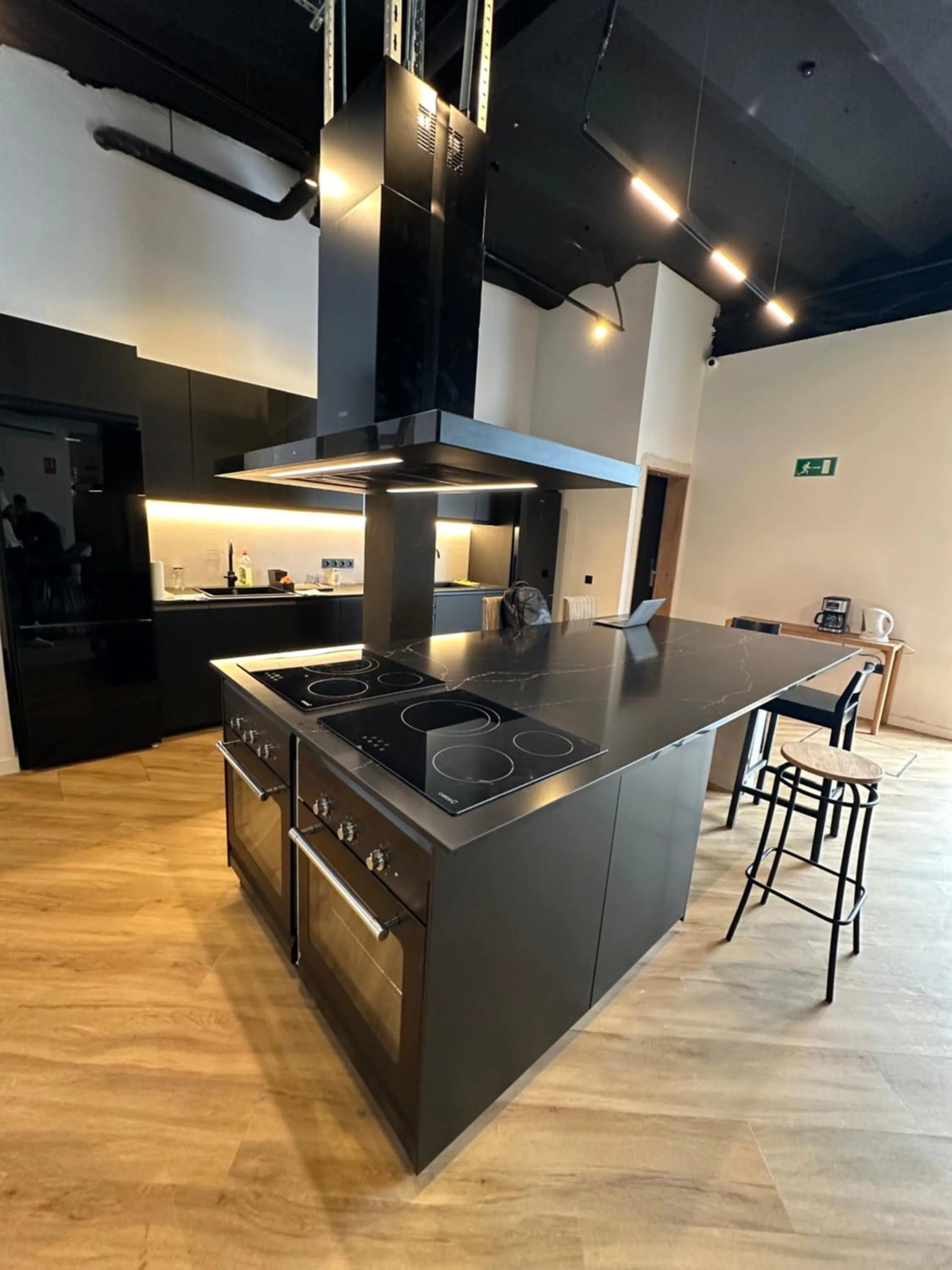 Kitchen or kitchenette in Sweet Sevilla Hostel