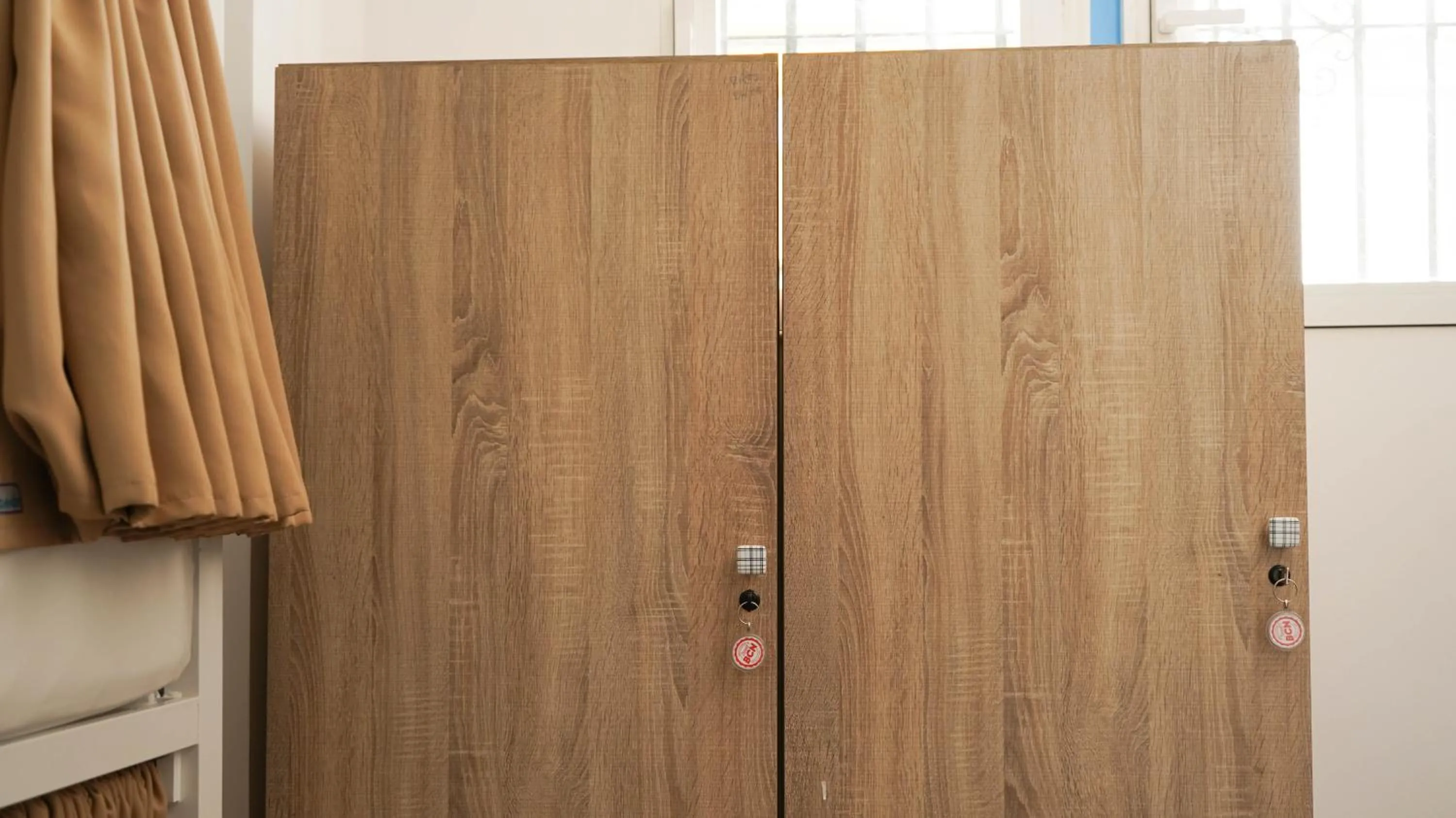 wardrobe in Sweet Sevilla Hostel