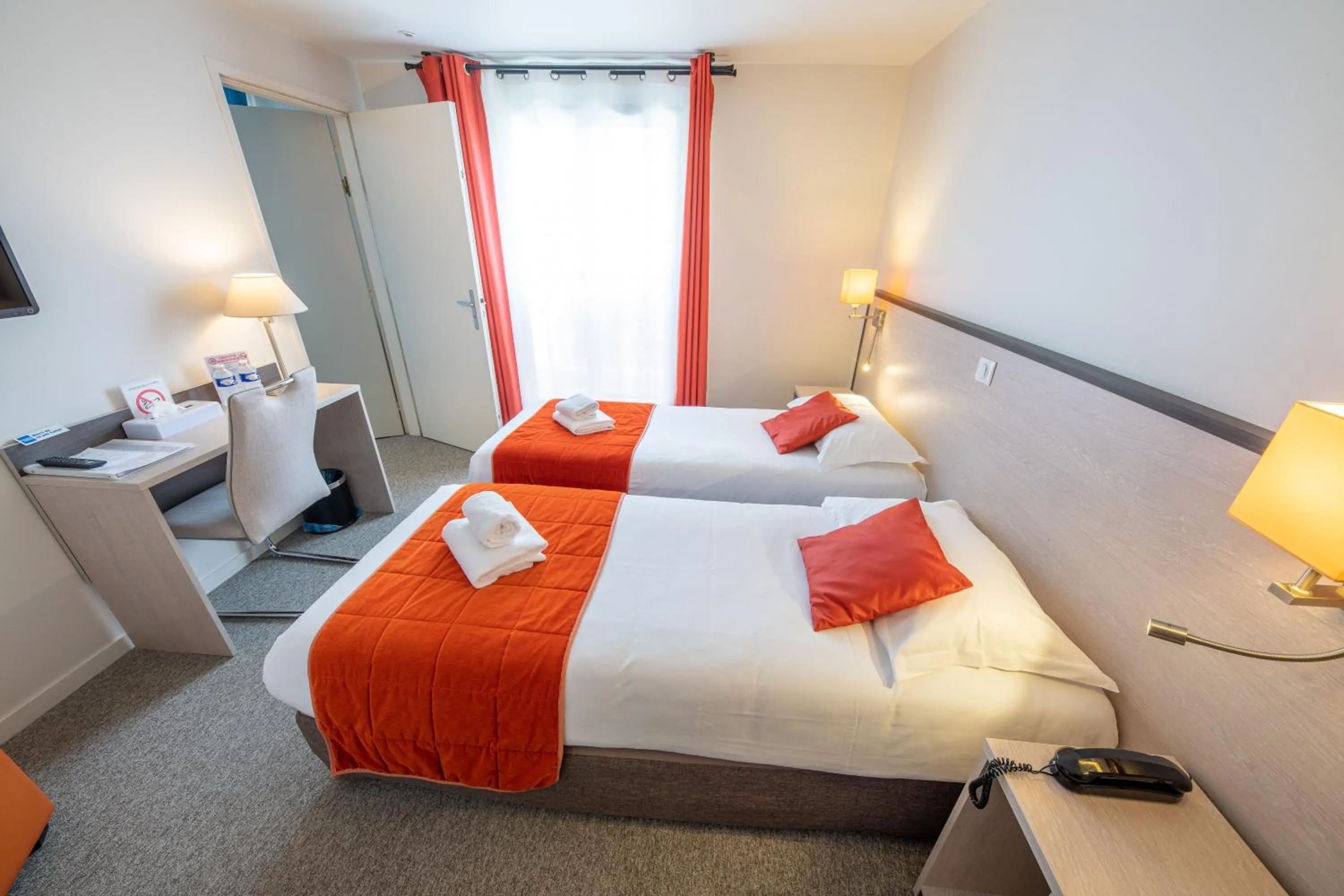 Bed in Hôtel Saint Laurent