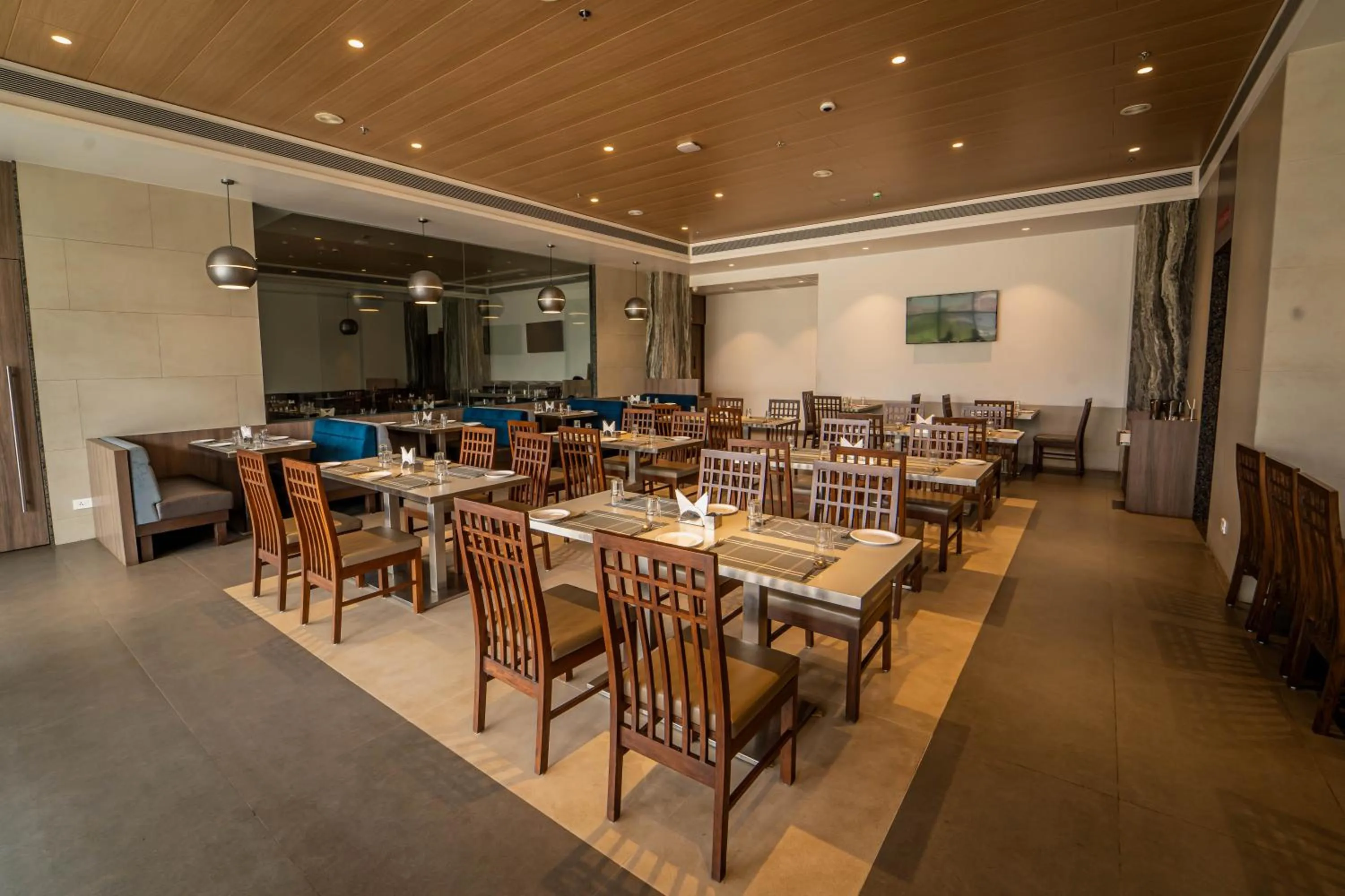 Restaurant/places to eat in Rakabi The Fern, Igatpuri