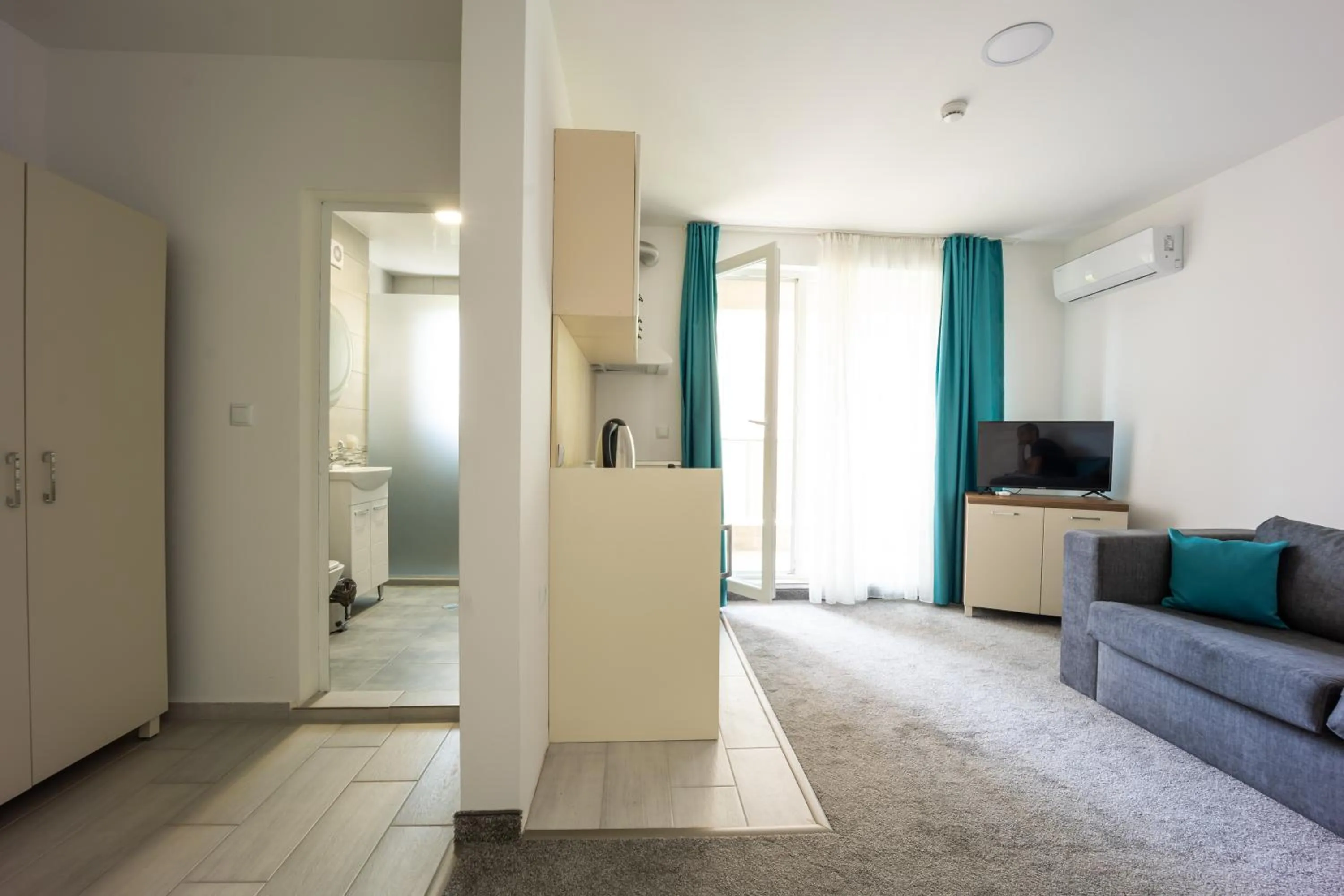 Photo of the whole room in Hotel Zonya