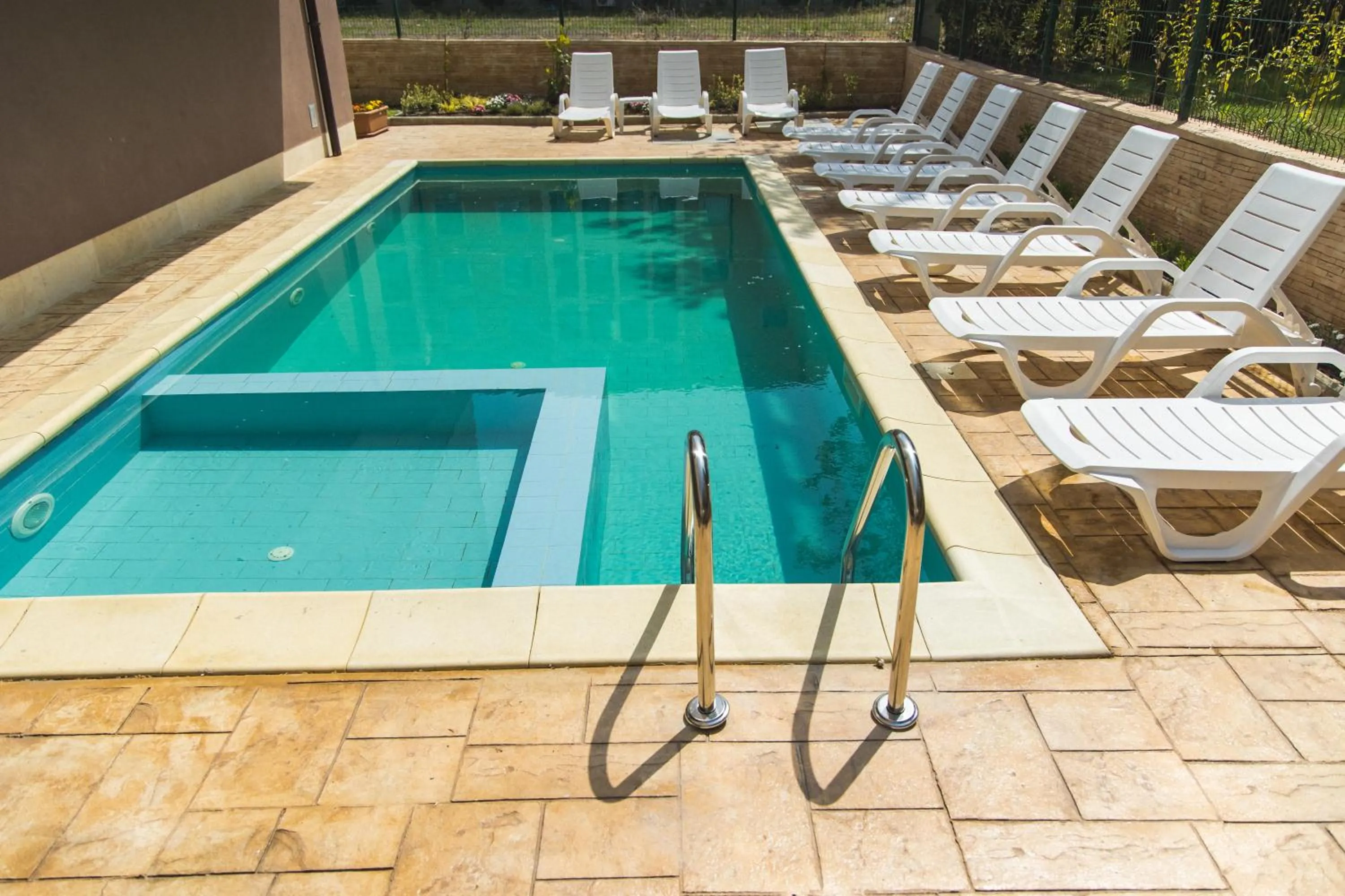 Swimming pool in Hotel Zonya