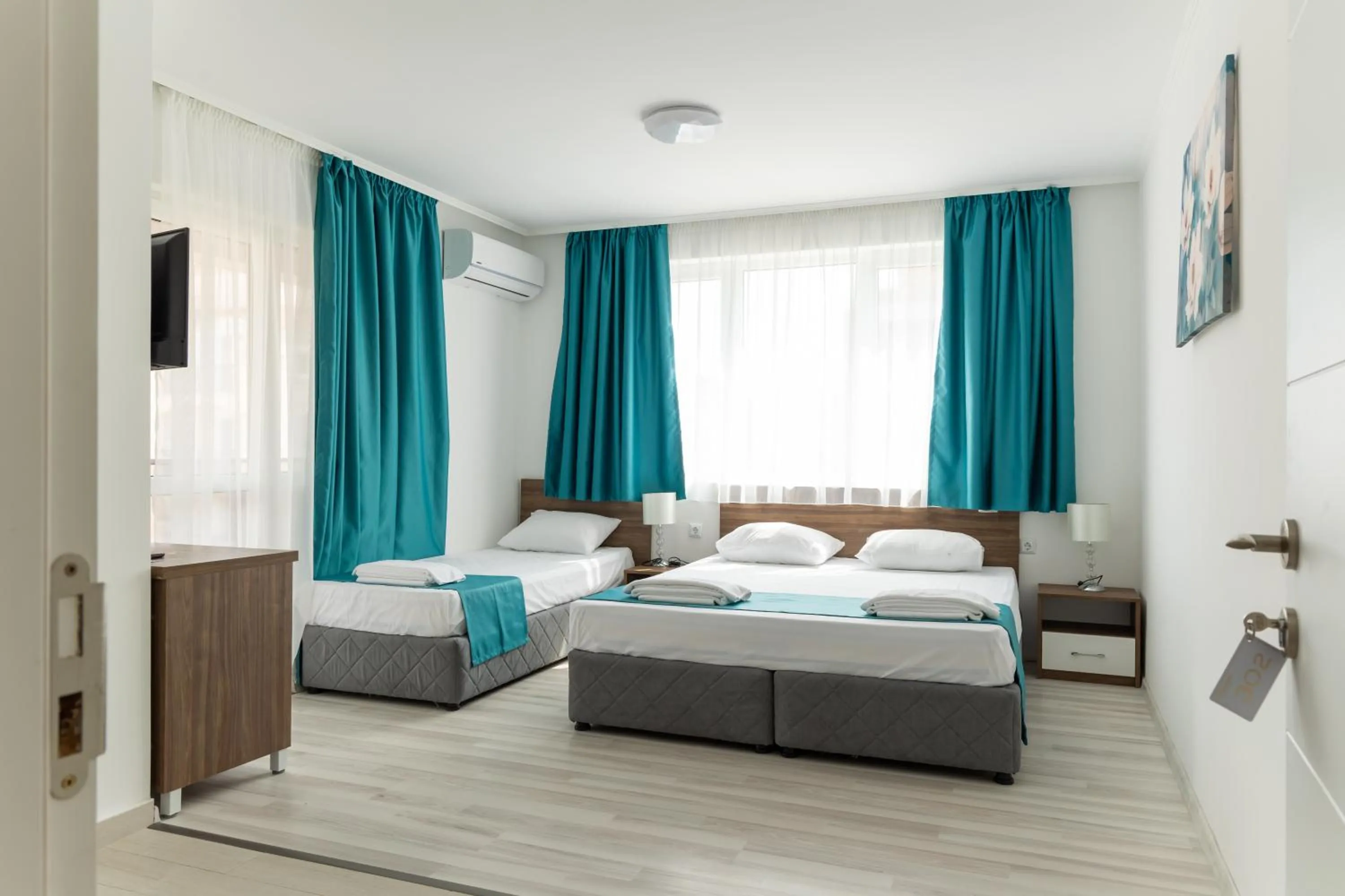 Photo of the whole room in Hotel Zonya