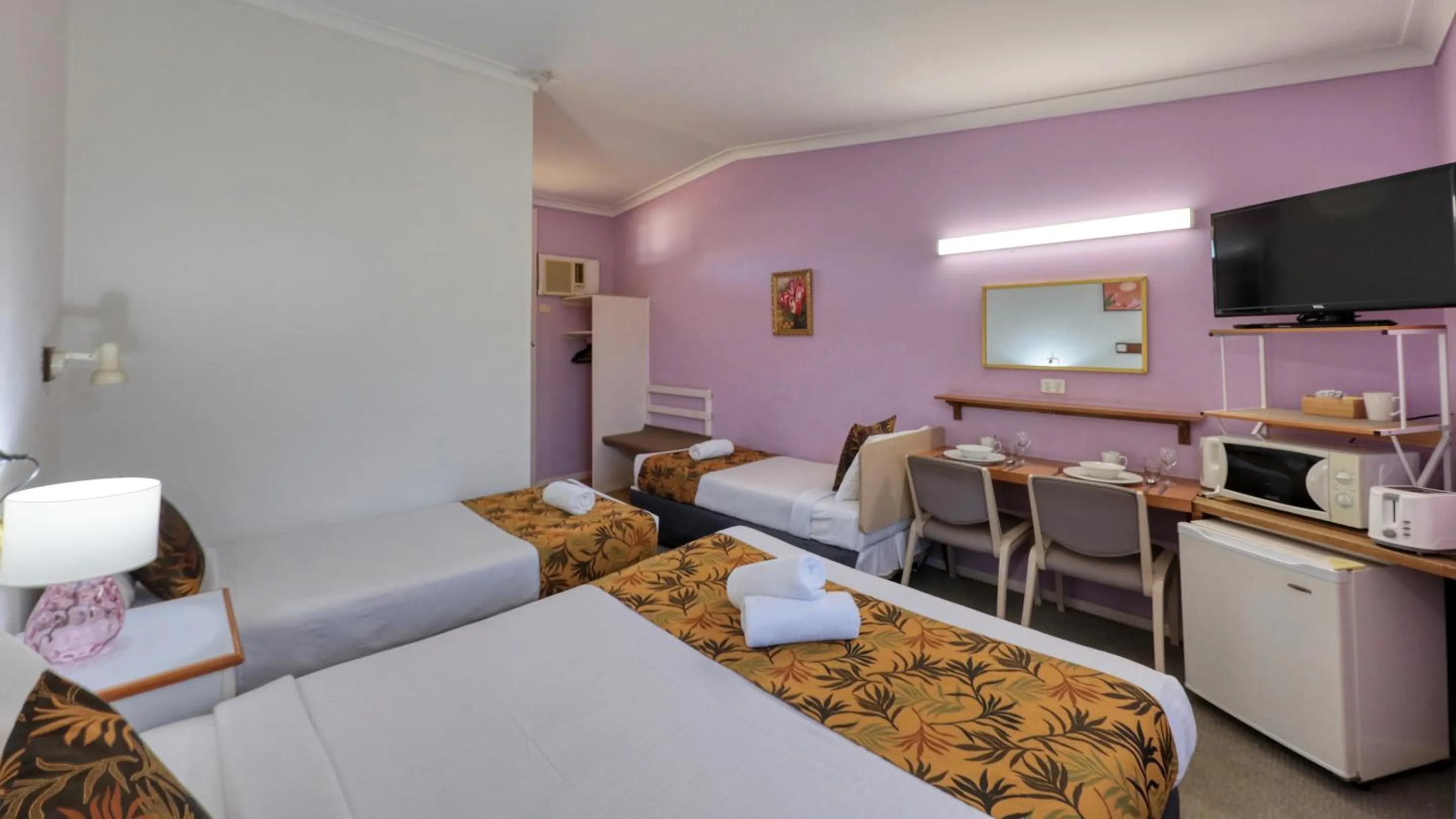 Bed in Bushmans Motor Inn