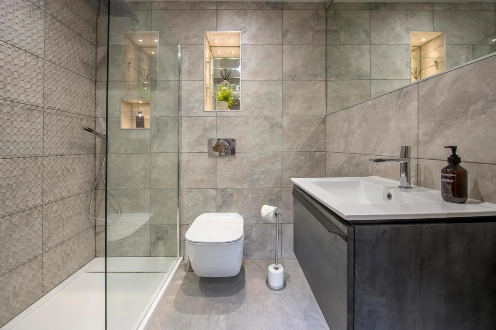 Bathroom in The Quadrant - The Palm Suite