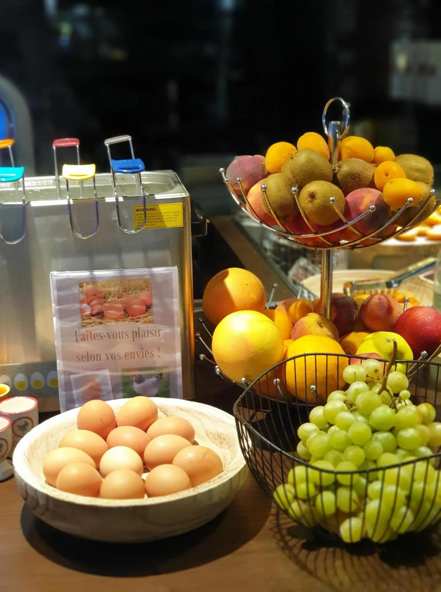 Food and drinks in Hôtel Inn Design Resto Novo Sablé