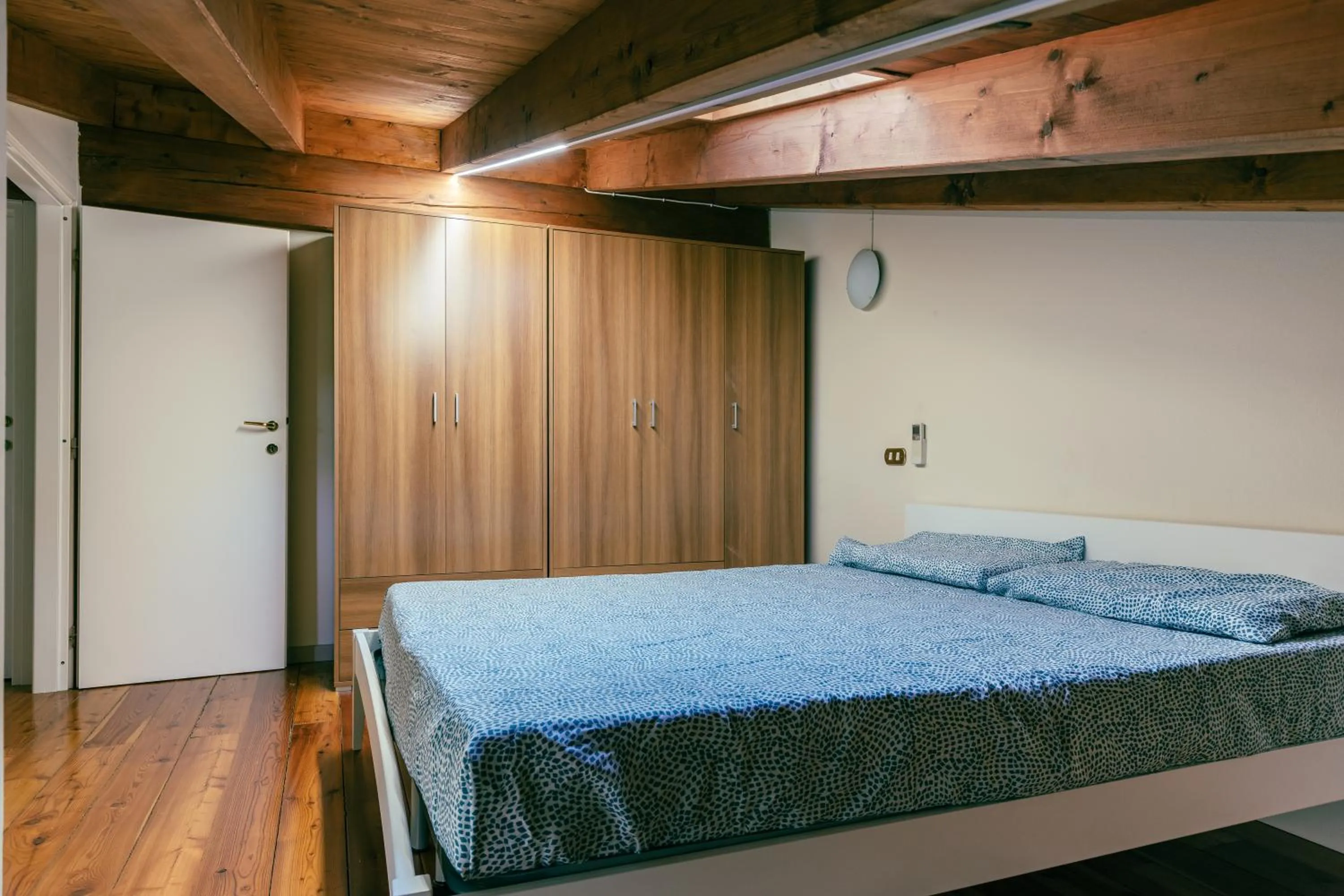 Bed in Il Casale Lonato - by Host4U