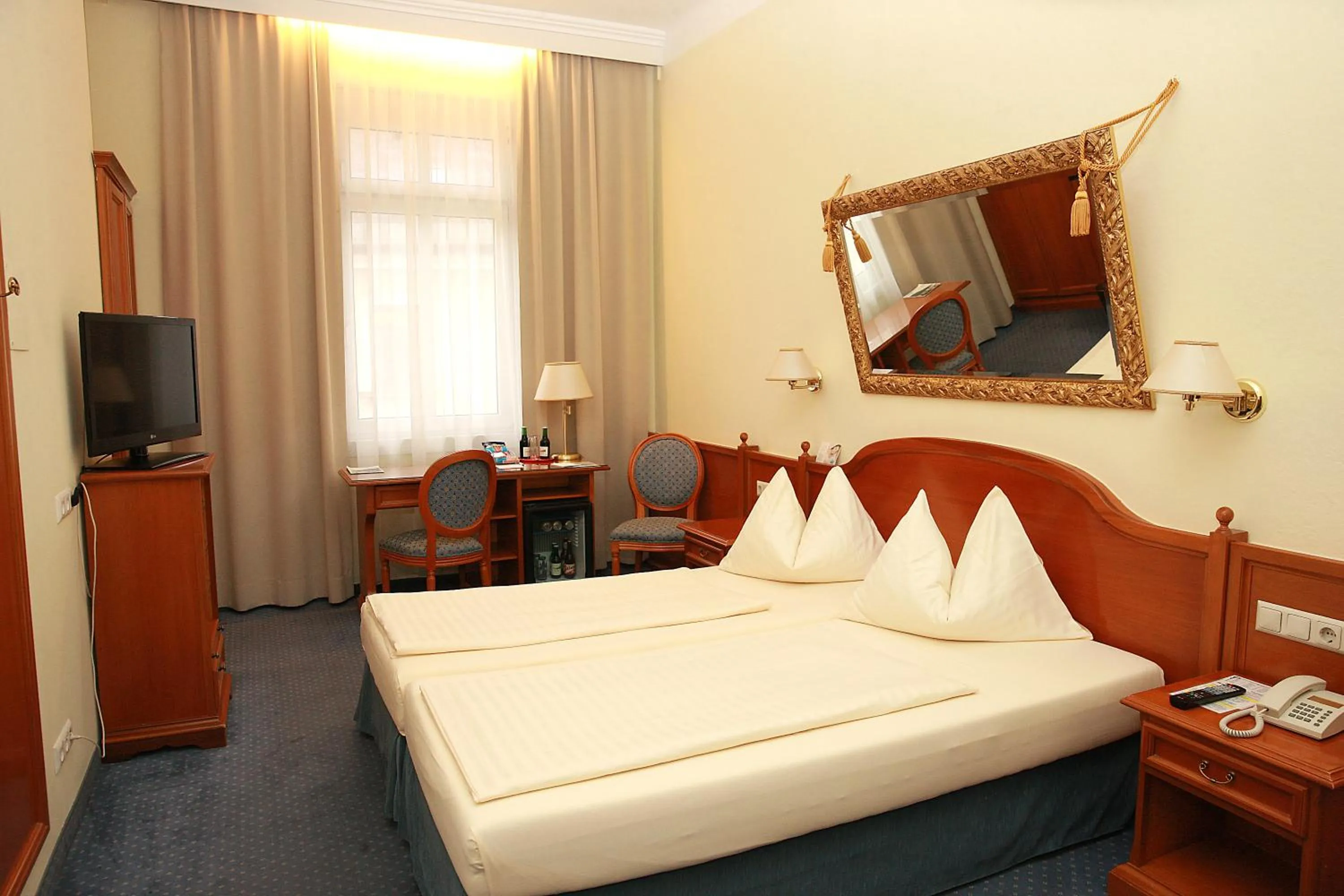 Photo of the whole room, Bed in Altstadt Hotel Mosser