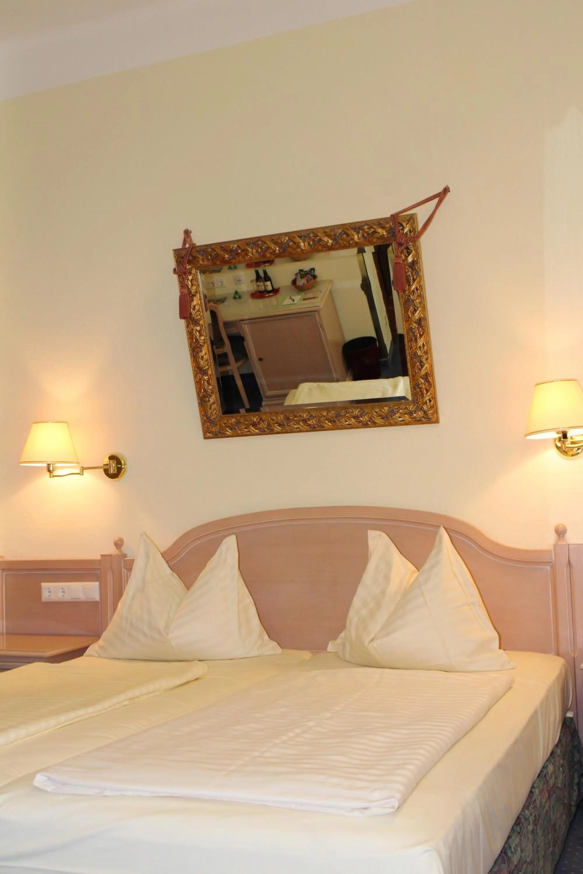 Bedroom, Bed in Altstadt Hotel Mosser