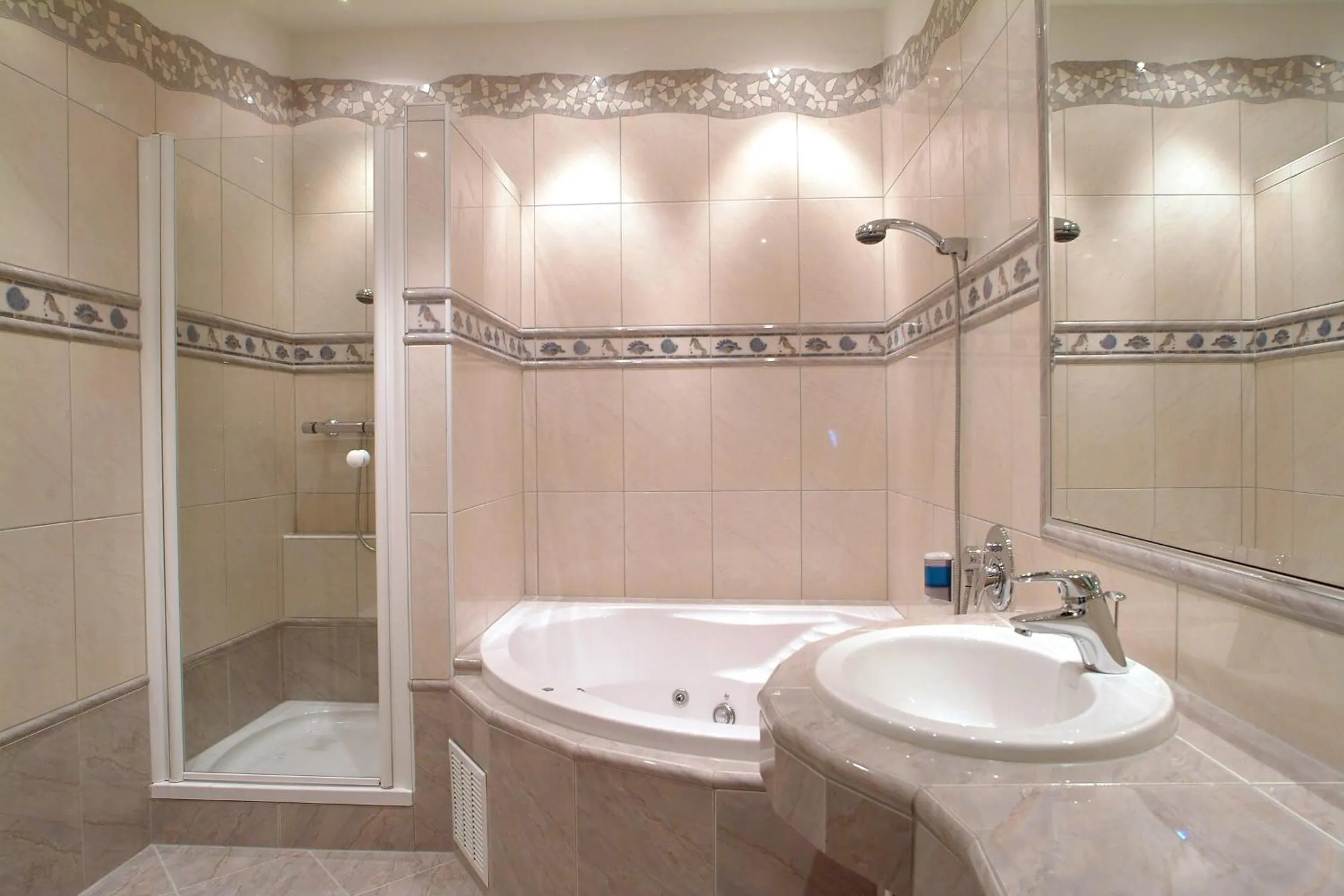 Bathroom in Altstadt Hotel Mosser