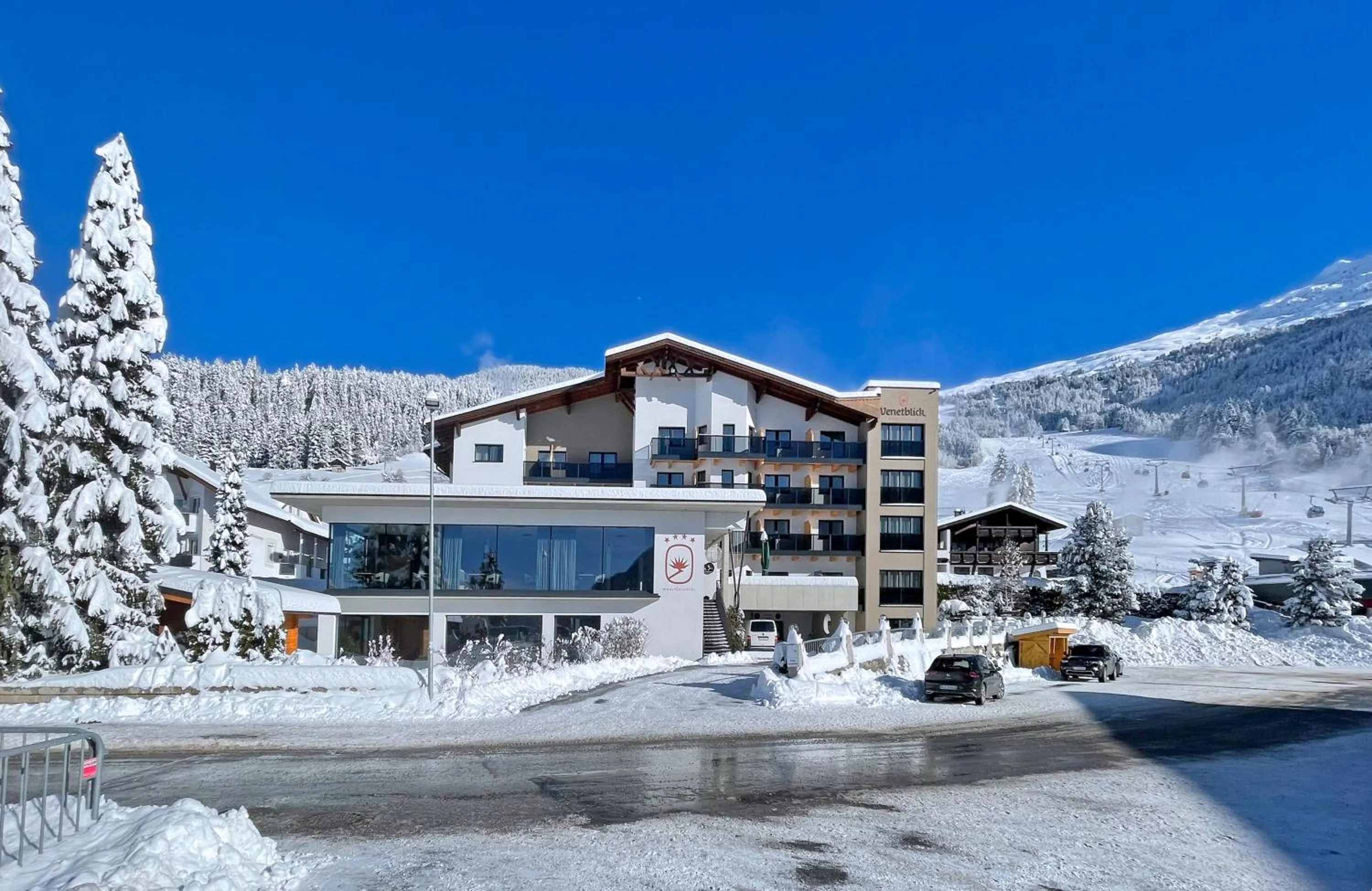 Property building in Hotel Venetblick