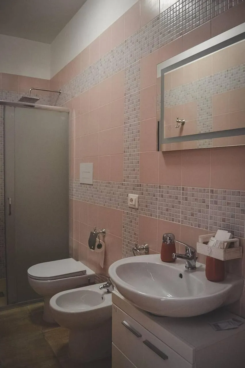 Bathroom in Le Radici Laviano