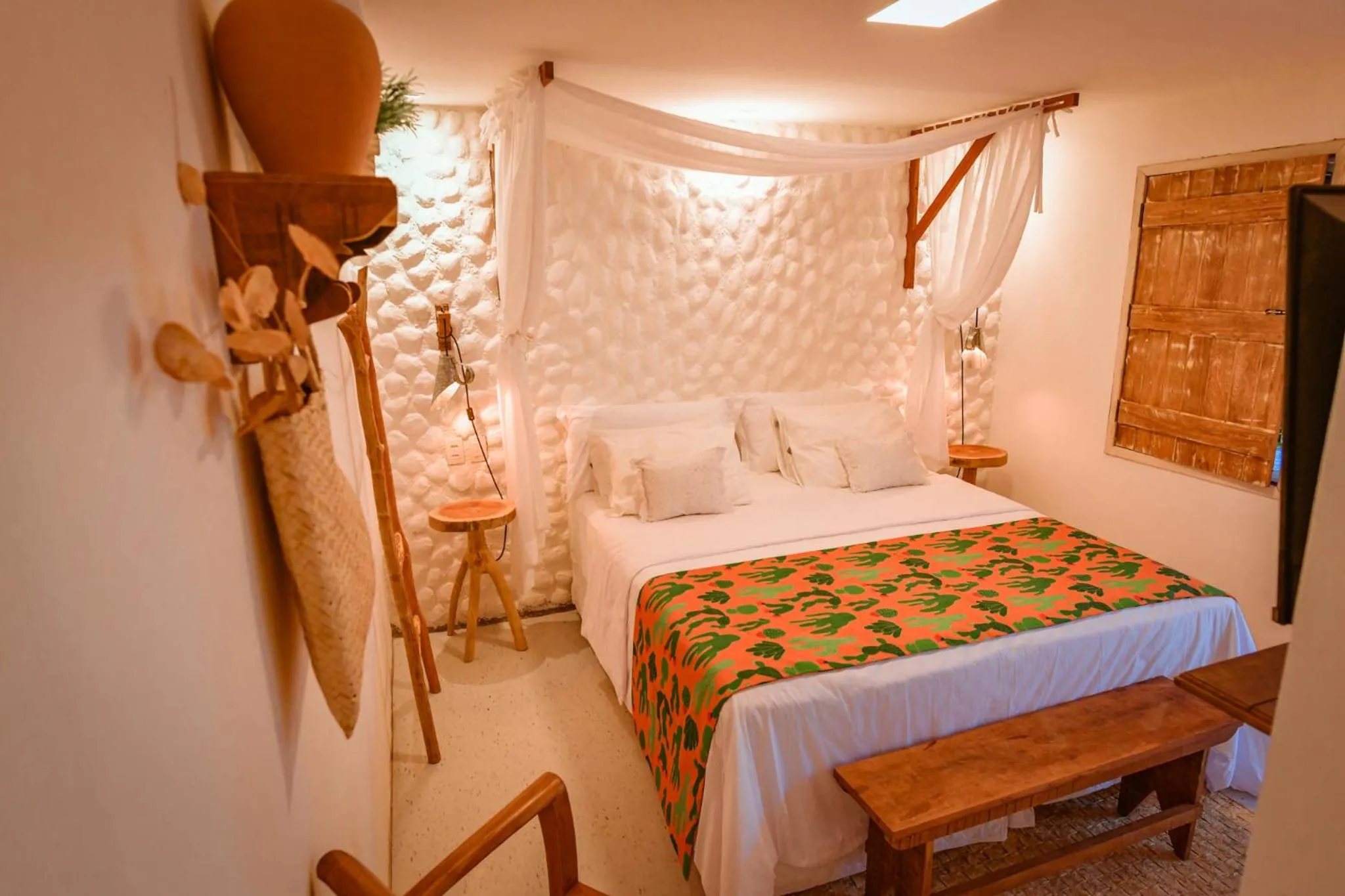 Decorative detail, Bed in EcoCharme Pousada Netuno