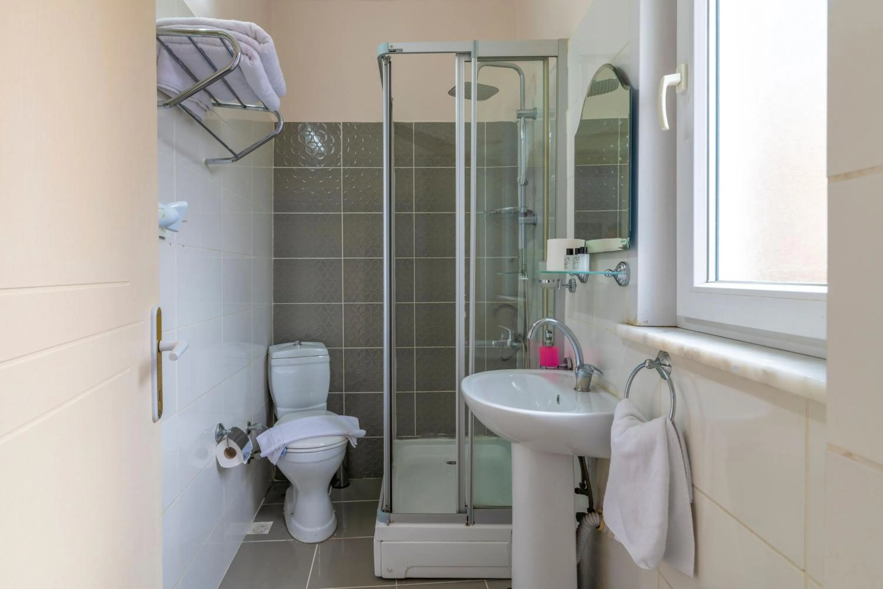 Shower in Taksim City Suites