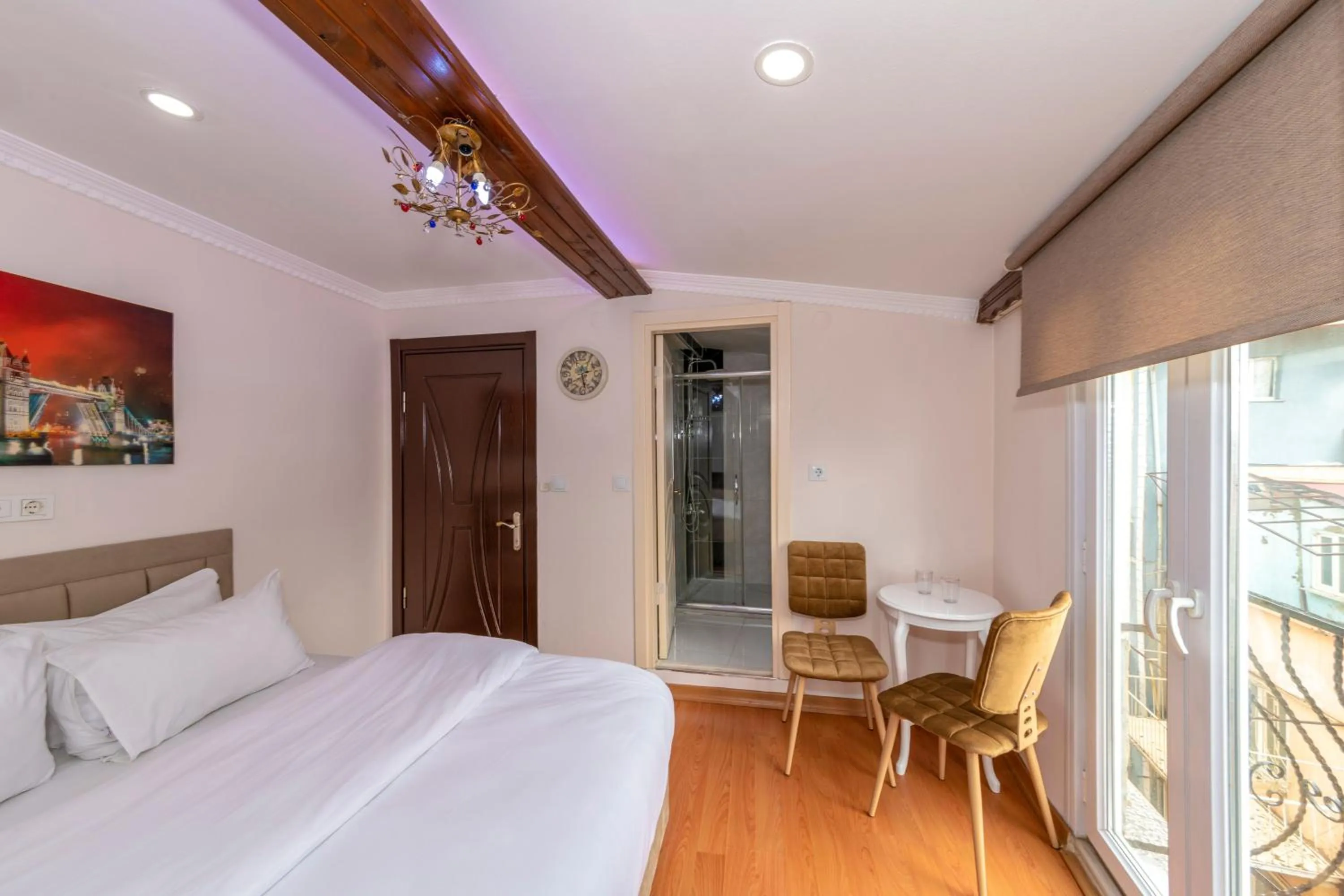 Bed in Taksim City Suites