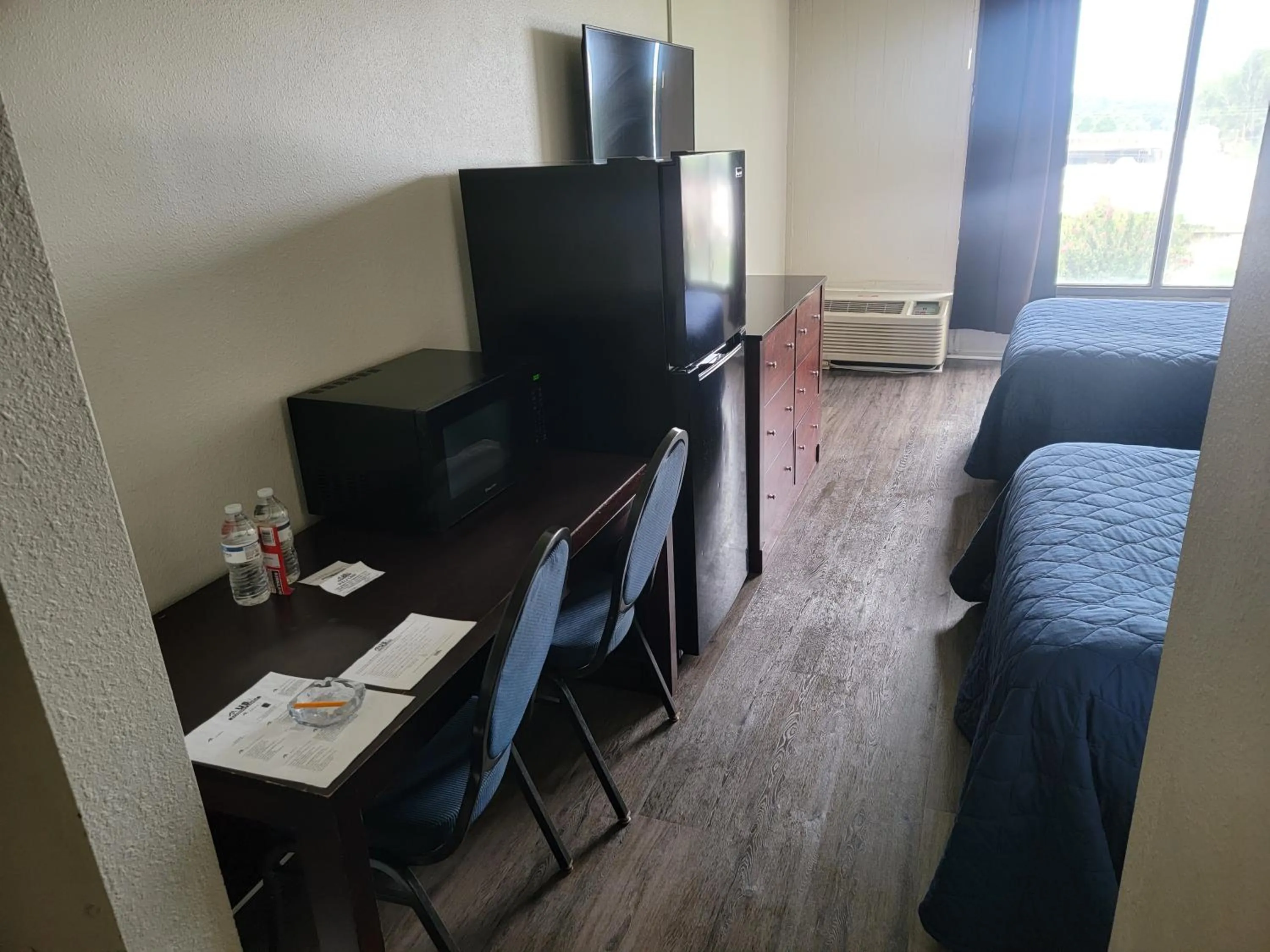 Bed in USA Economy Lodge