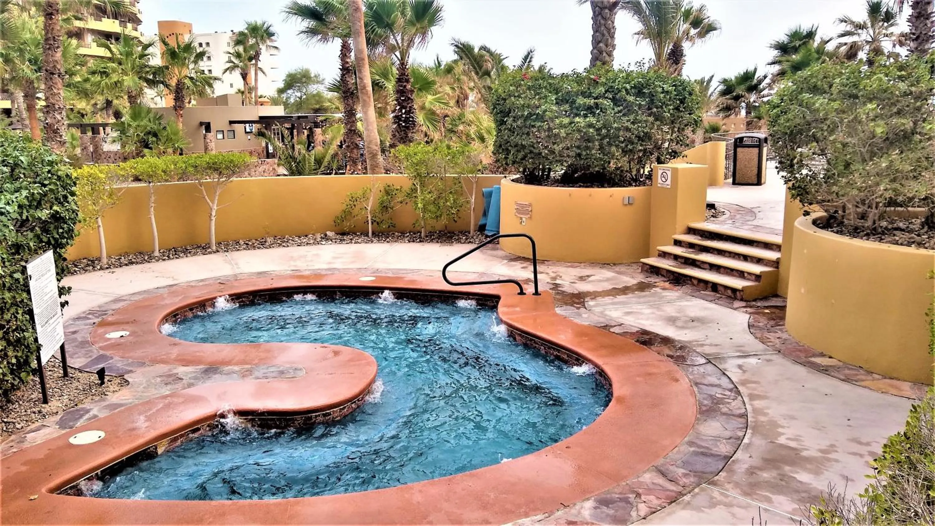 Hot Tub in Bella Sirena Luxury Resort 205-D