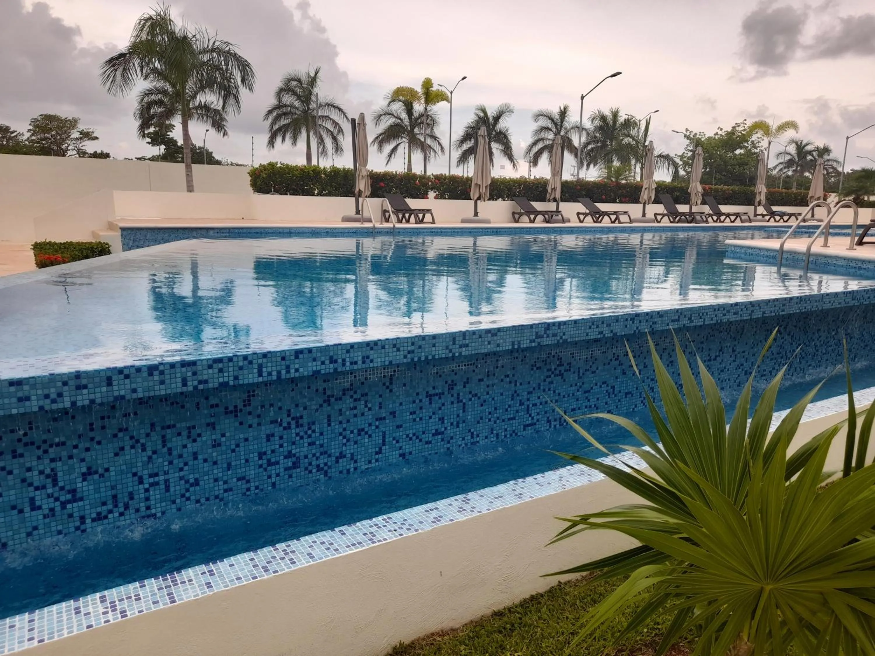 Swimming pool in Gorgeous Apartment HOEStel Long Island!
