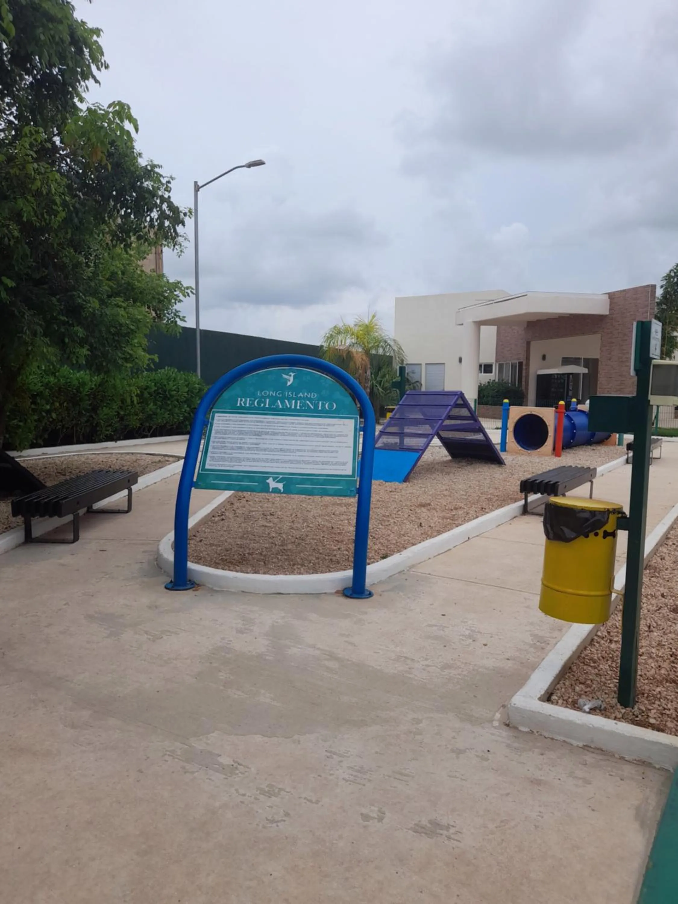 Pets in Gorgeous Apartment HOEStel Long Island!