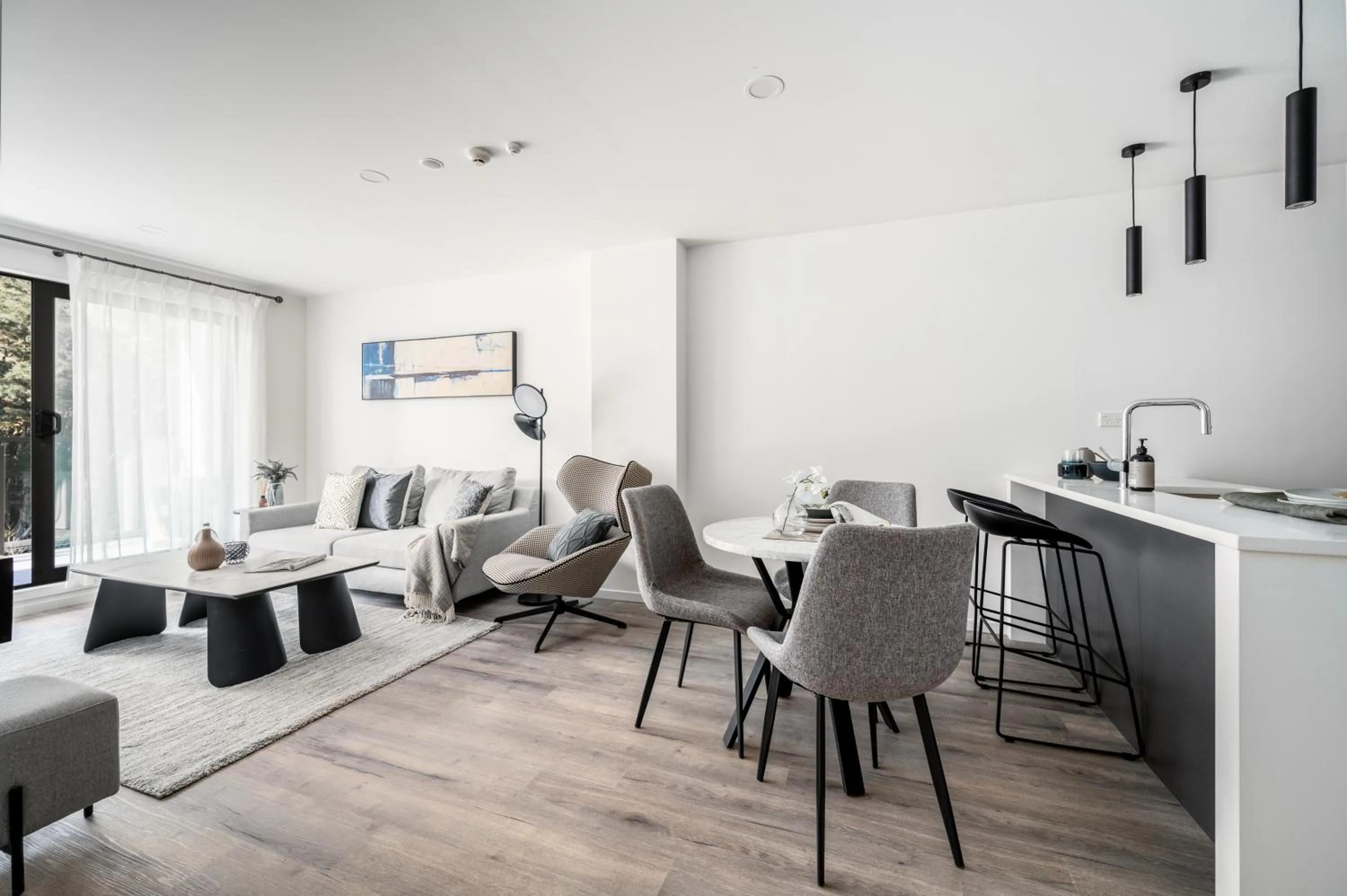 TV and multimedia in Sunrise Garden Suites