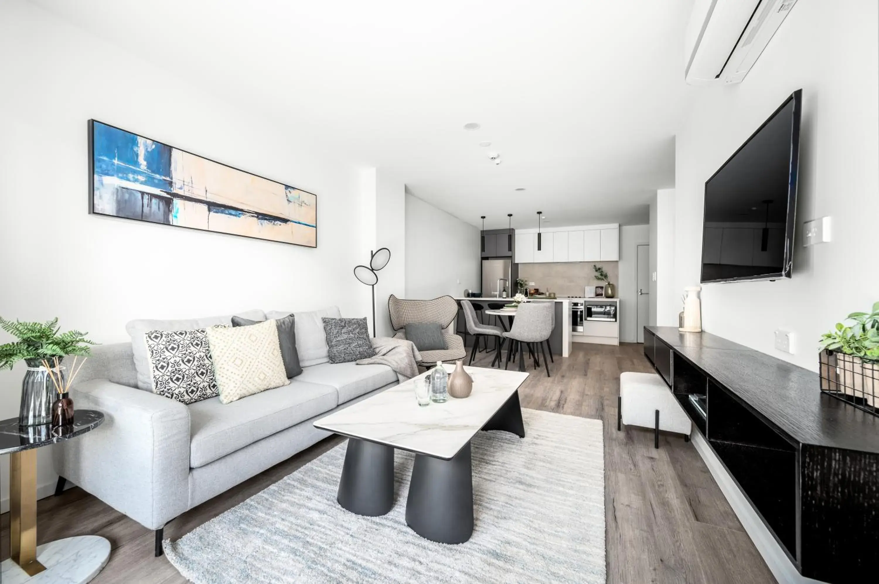 One-Bedroom Apartment in Sunrise Garden Suites One-Bedroom Apartment in Sunrise Garden Suites