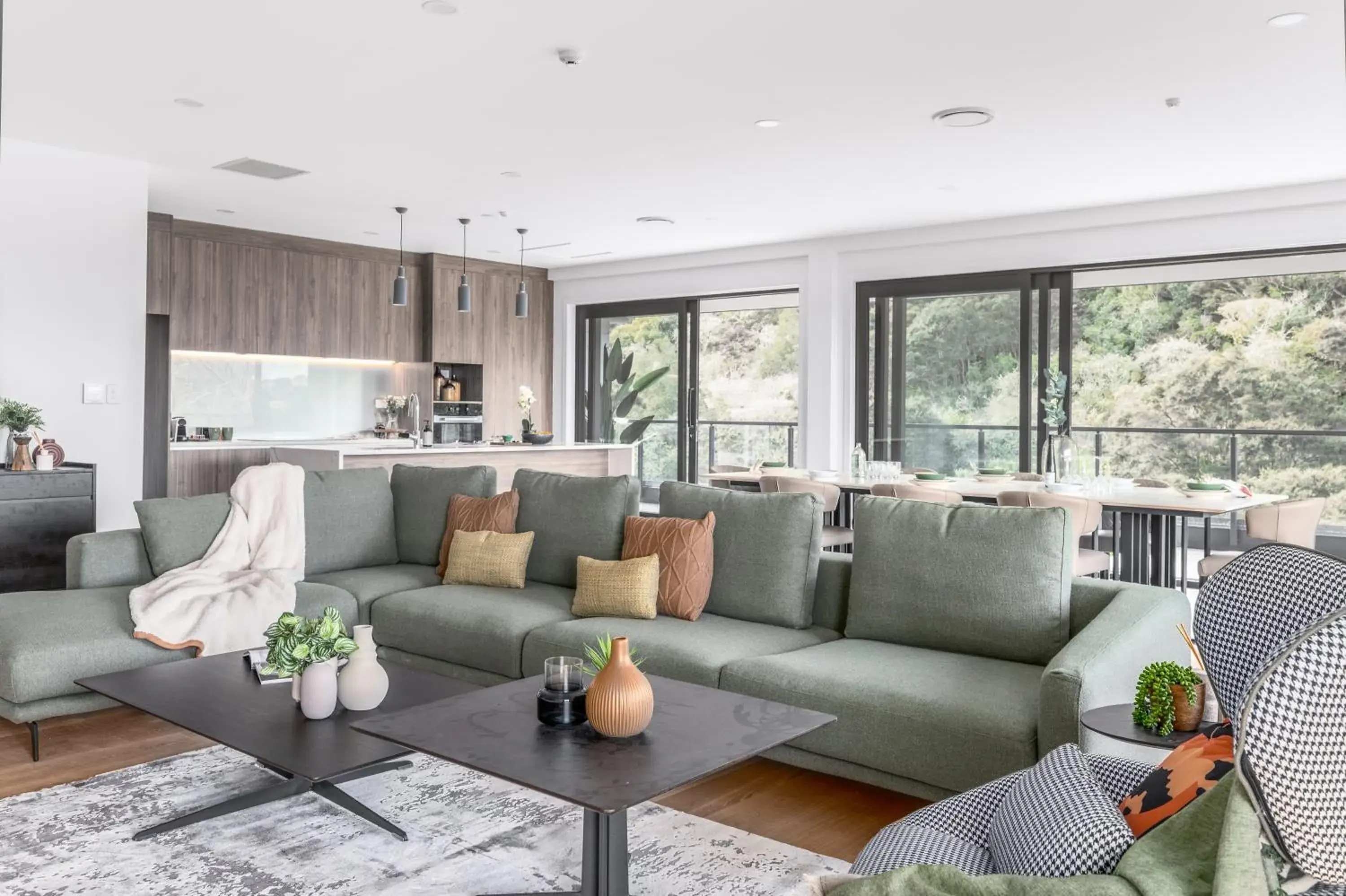 Three Bedroom Penthouse Apartment in Sunrise Garden Suites Three Bedroom Penthouse Apartment in Sunrise Garden Suites