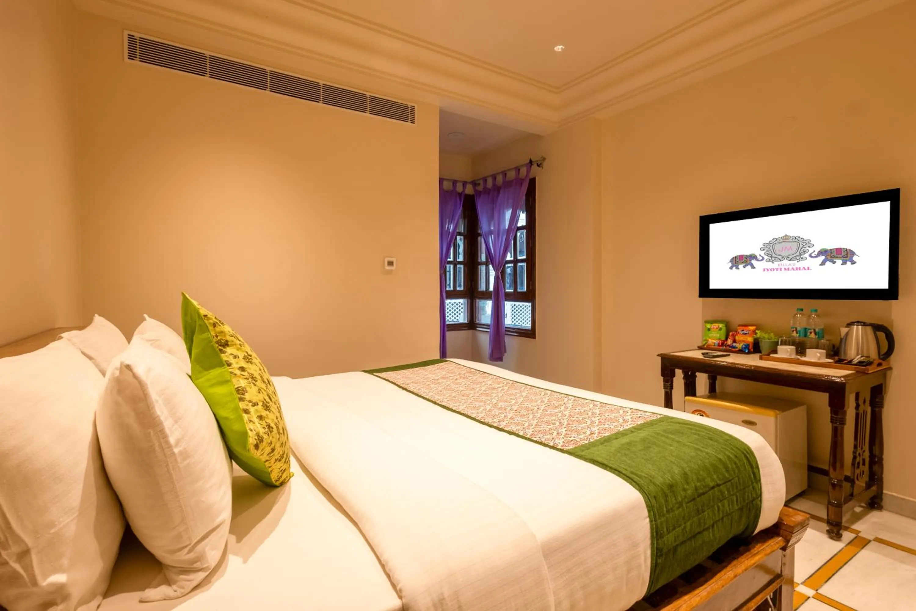 Bedroom, Bed in Jyoti Mahal - A Royal Heritage Hotel - Award Winning Hotel - Close to Connaught Place