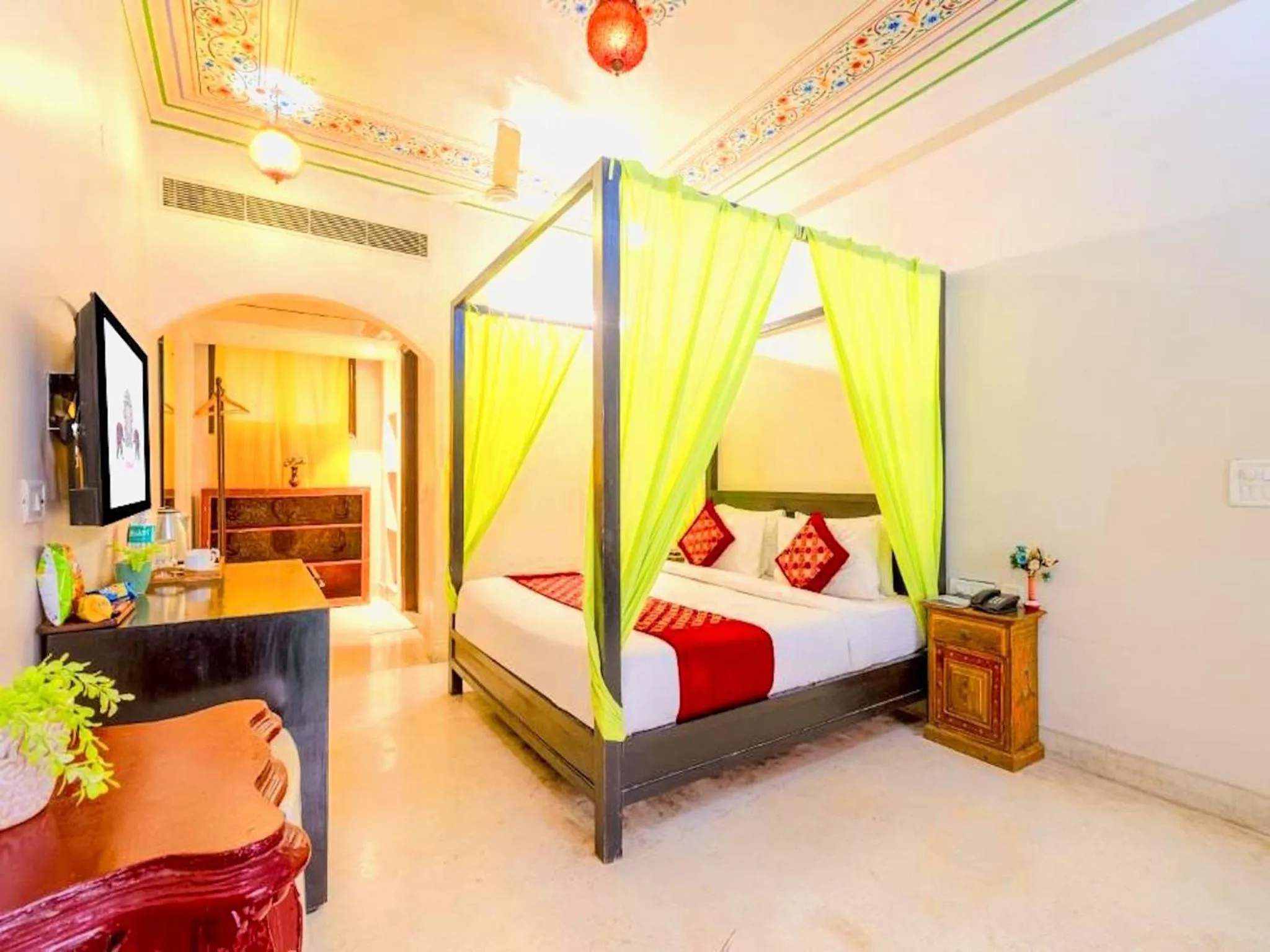 Guests, Bed in Jyoti Mahal - A Royal Heritage Hotel - Award Winning Hotel - Close to Connaught Place