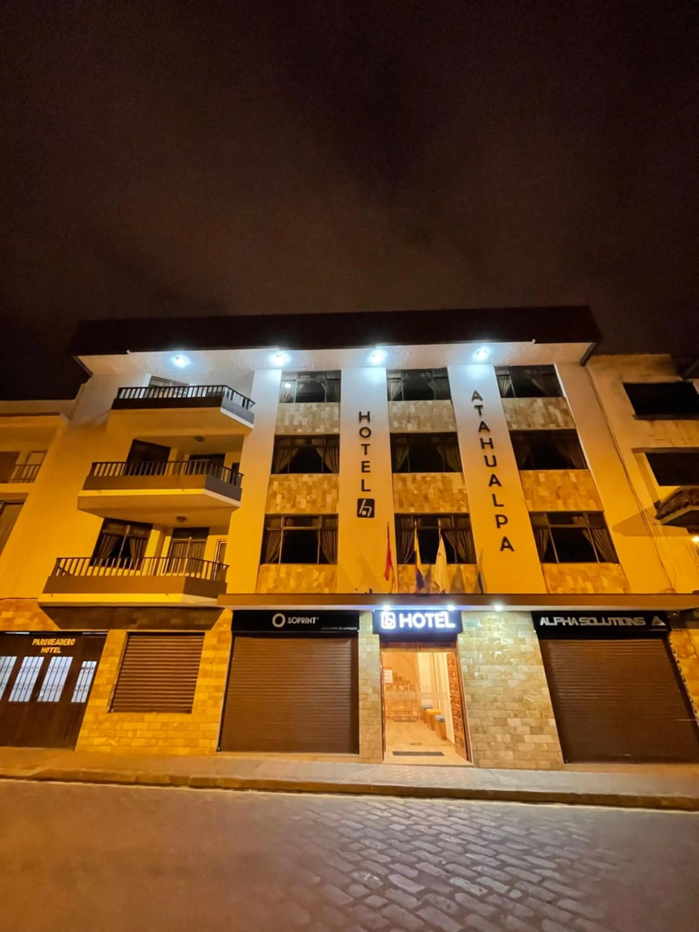 Property building in Loft NASS Atahualpa