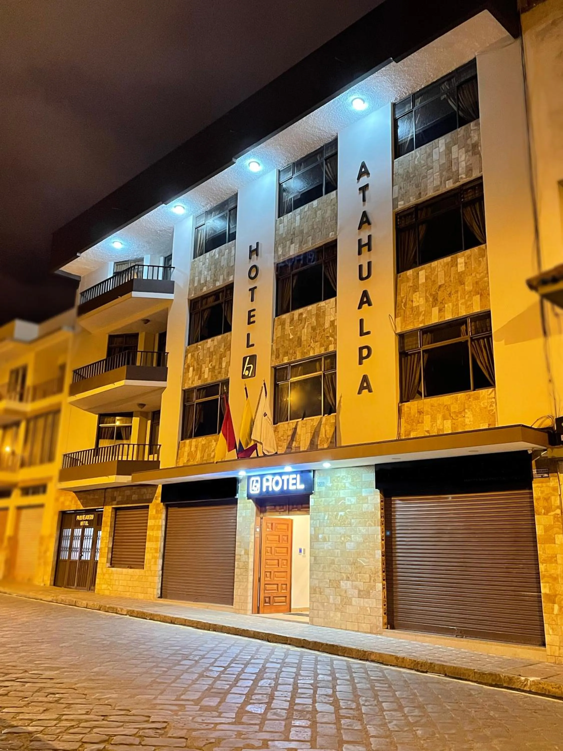 Property building in Loft NASS Atahualpa