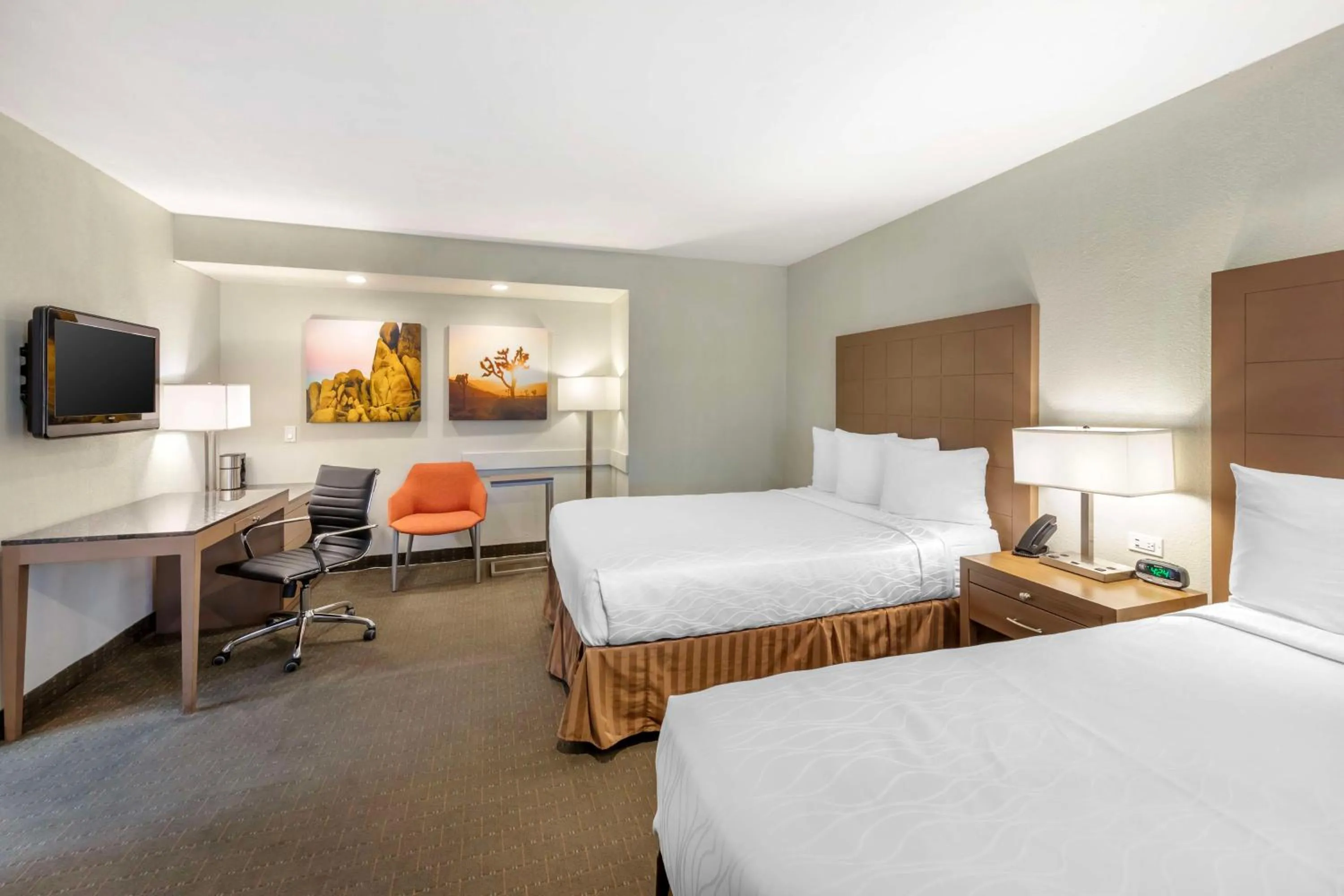 Bedroom, Bed in Best Western Inn at Palm Springs