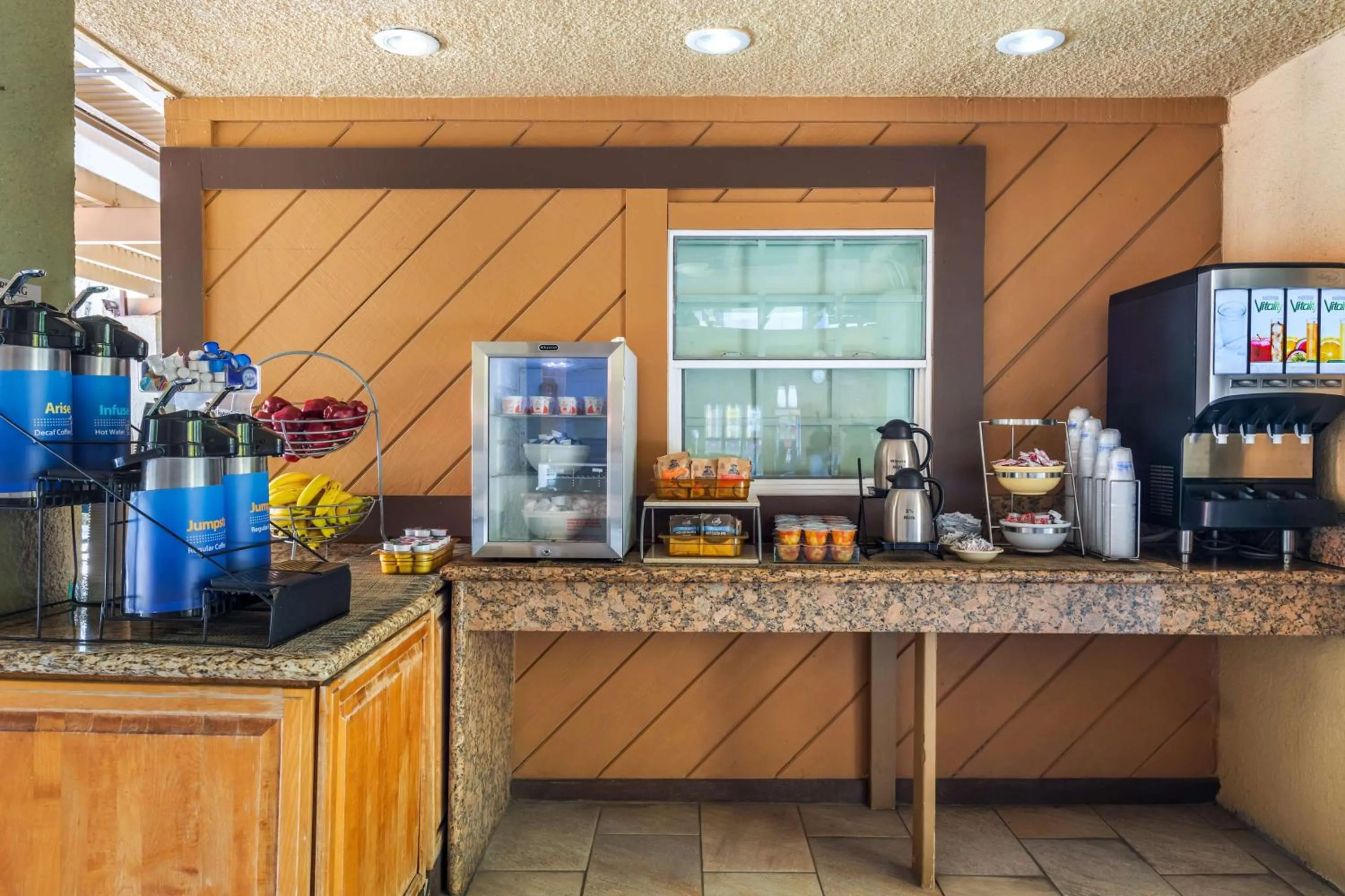 Breakfast in Best Western Inn at Palm Springs