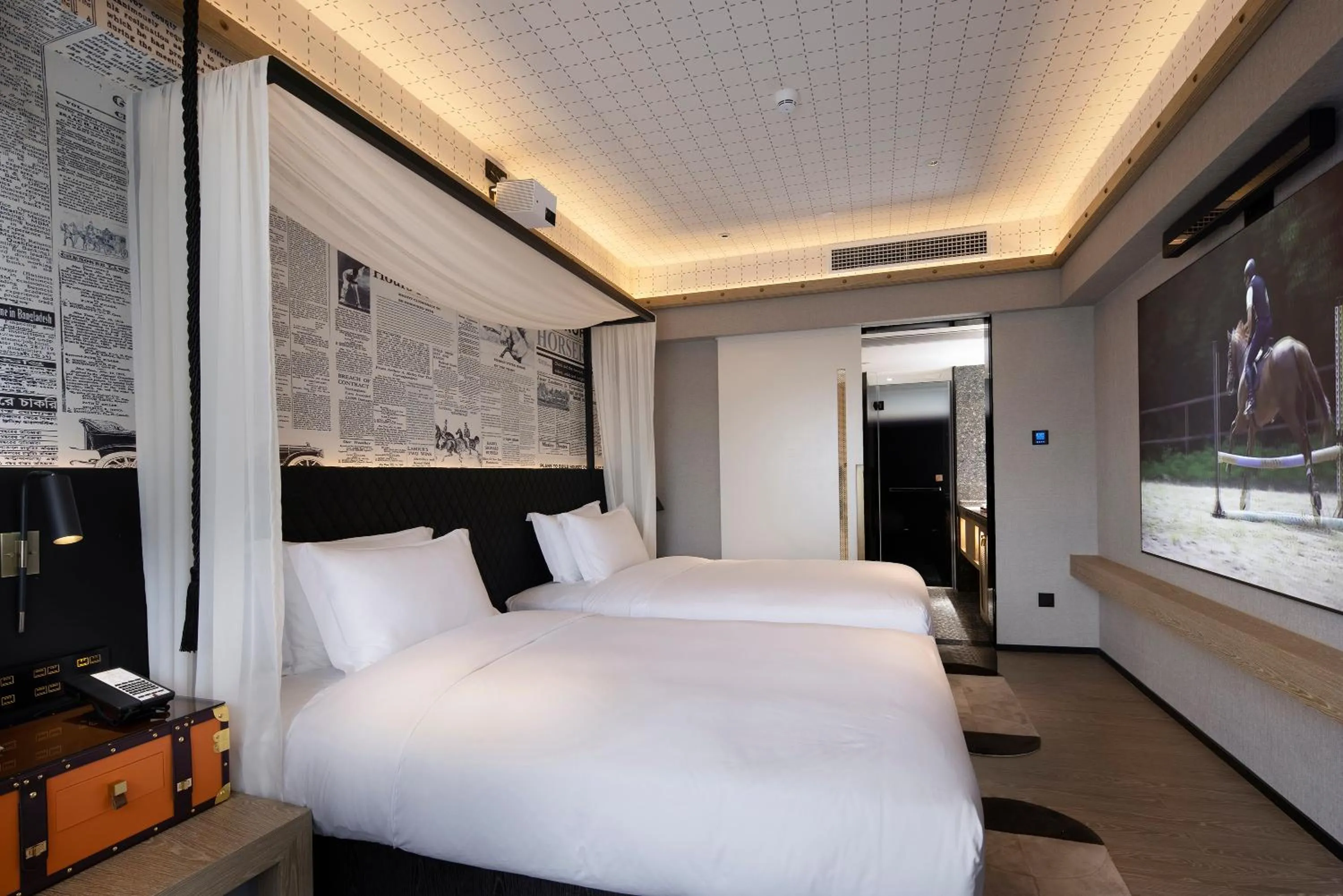 Photo of the whole room, Bed in Arthur Hotel Canton Tower Guangzhou