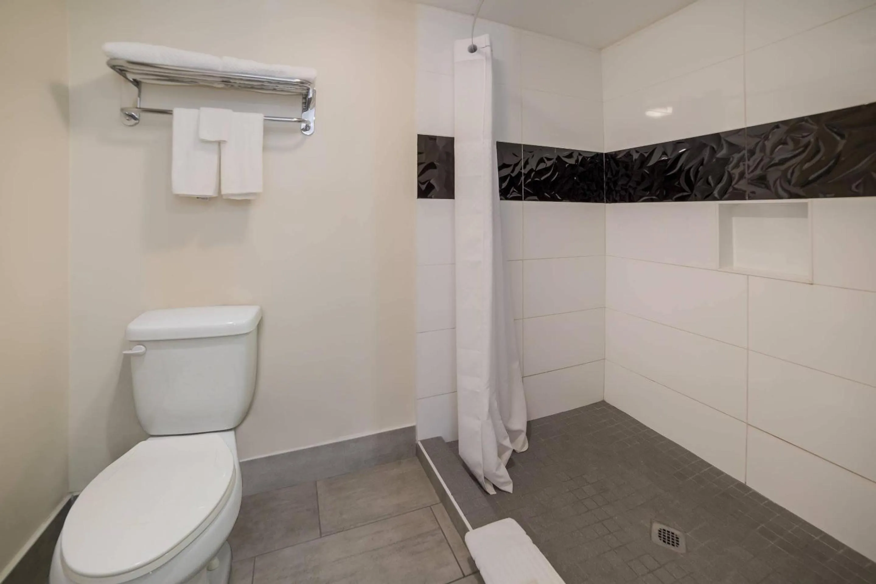 Bedroom in Quality Inn & Suites Goodyear - Phoenix West