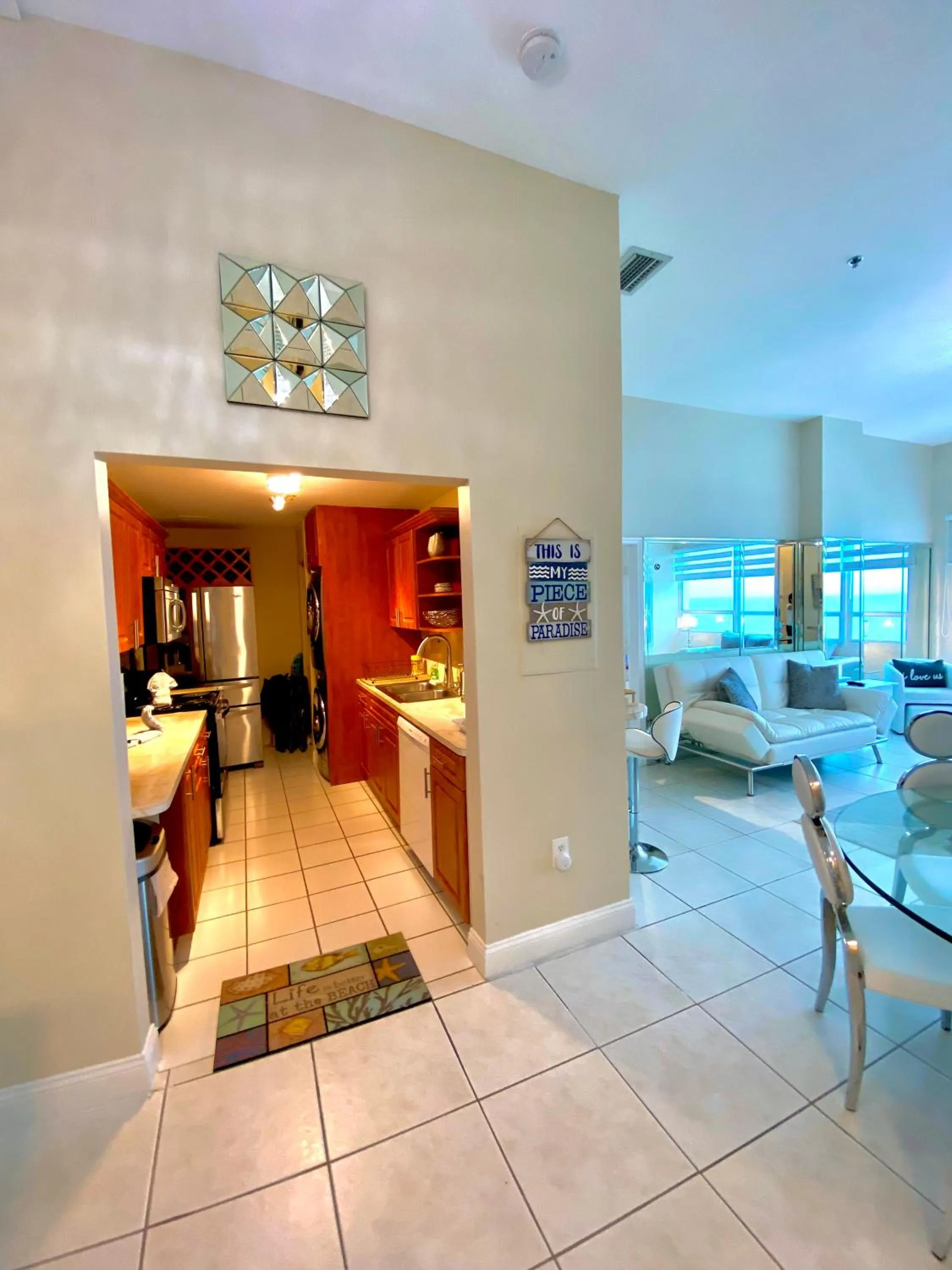 kitchen in Castle Beach Resort Condo - Panoramic Large Penthouse or Deluxe 1 BR Direct Ocean View and beach access- Updated-Free parking-