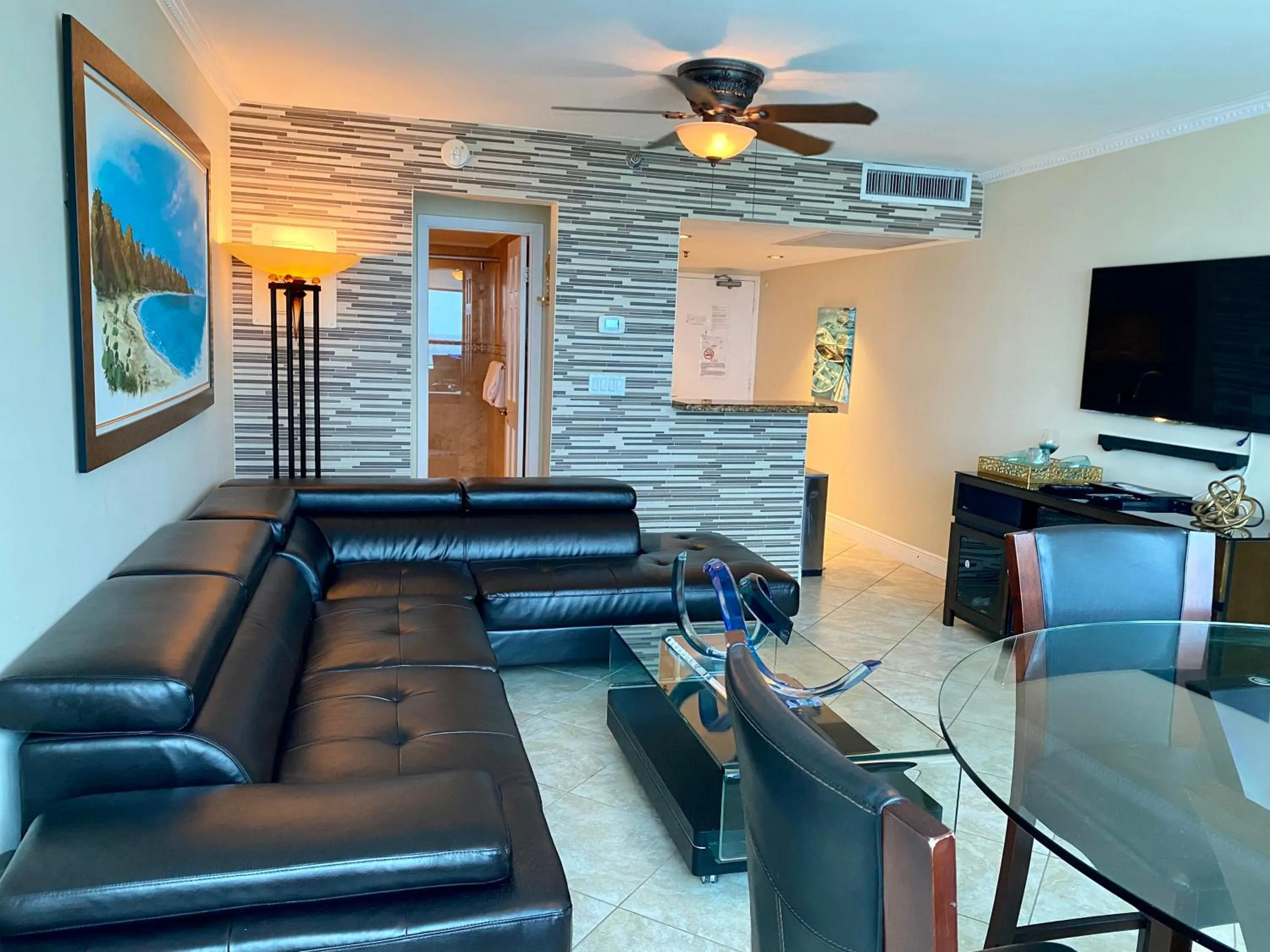 Castle Beach Resort Condo - Panoramic Large Penthouse or Deluxe 1 BR Direct Ocean View and beach access- Updated-Free parking-
