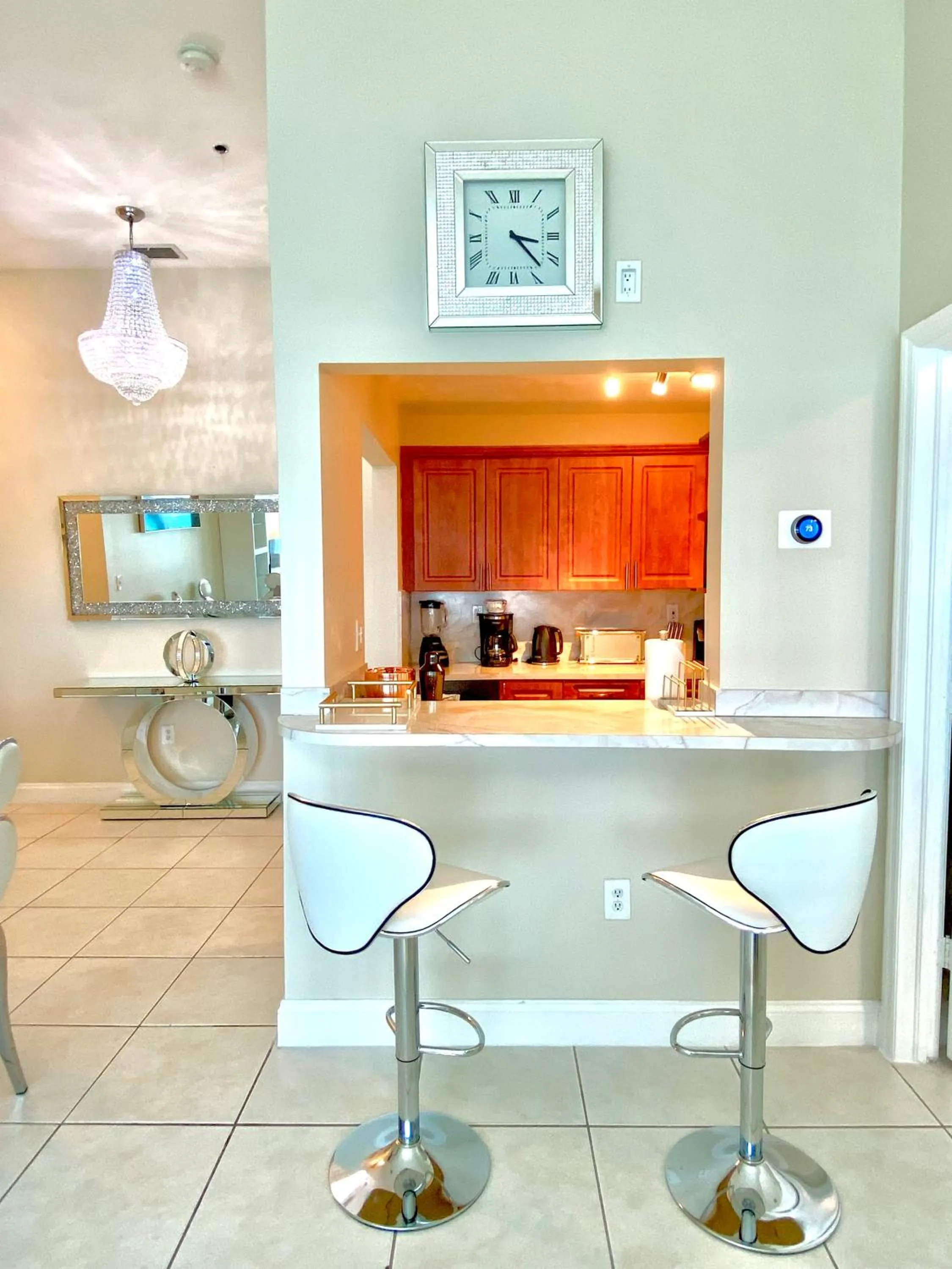Kitchen or kitchenette in Castle Beach Resort Condo - Panoramic Large Penthouse or Deluxe 1 BR Direct Ocean View and beach access- Updated-Free parking-